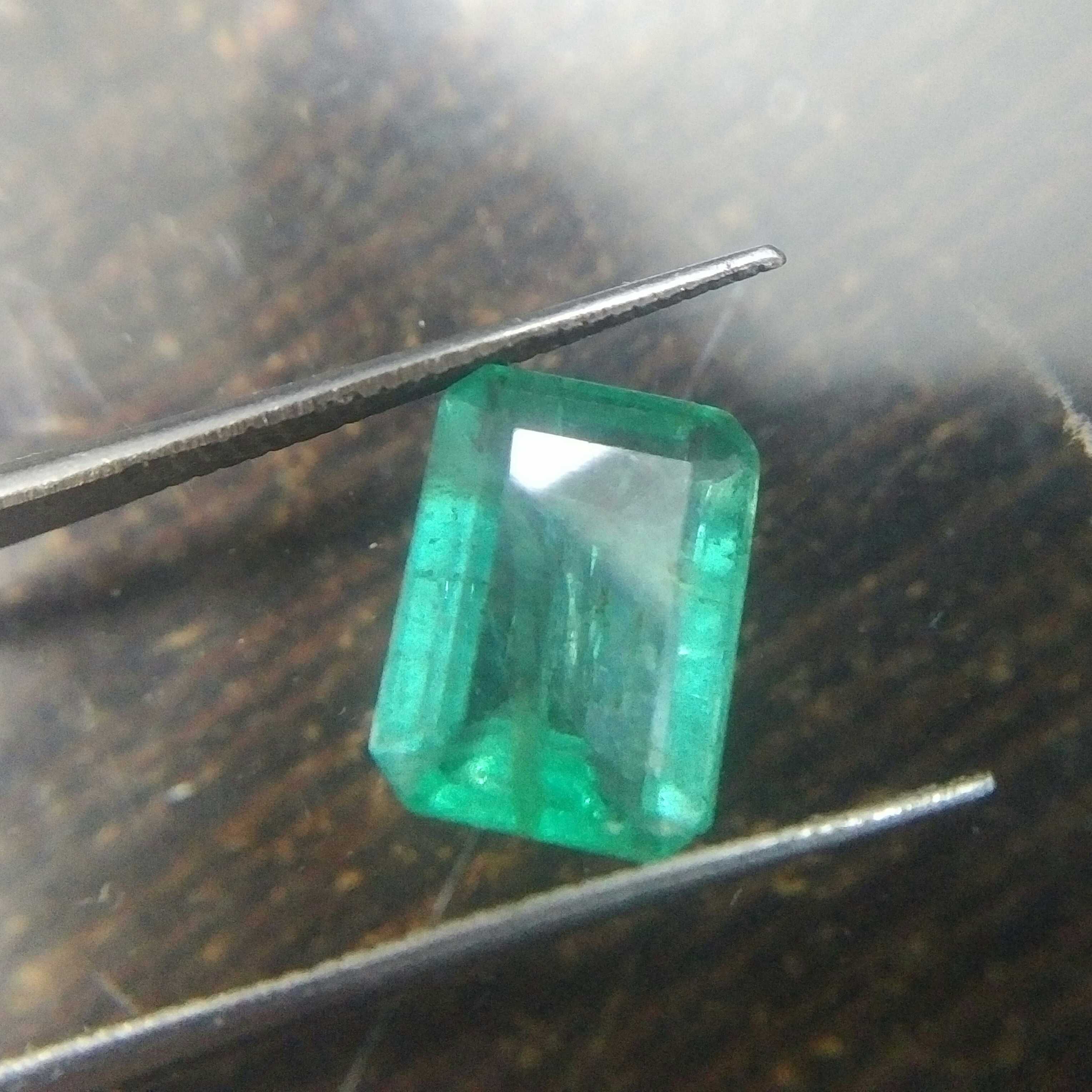 3.04ct medium light graas green octagon emerald