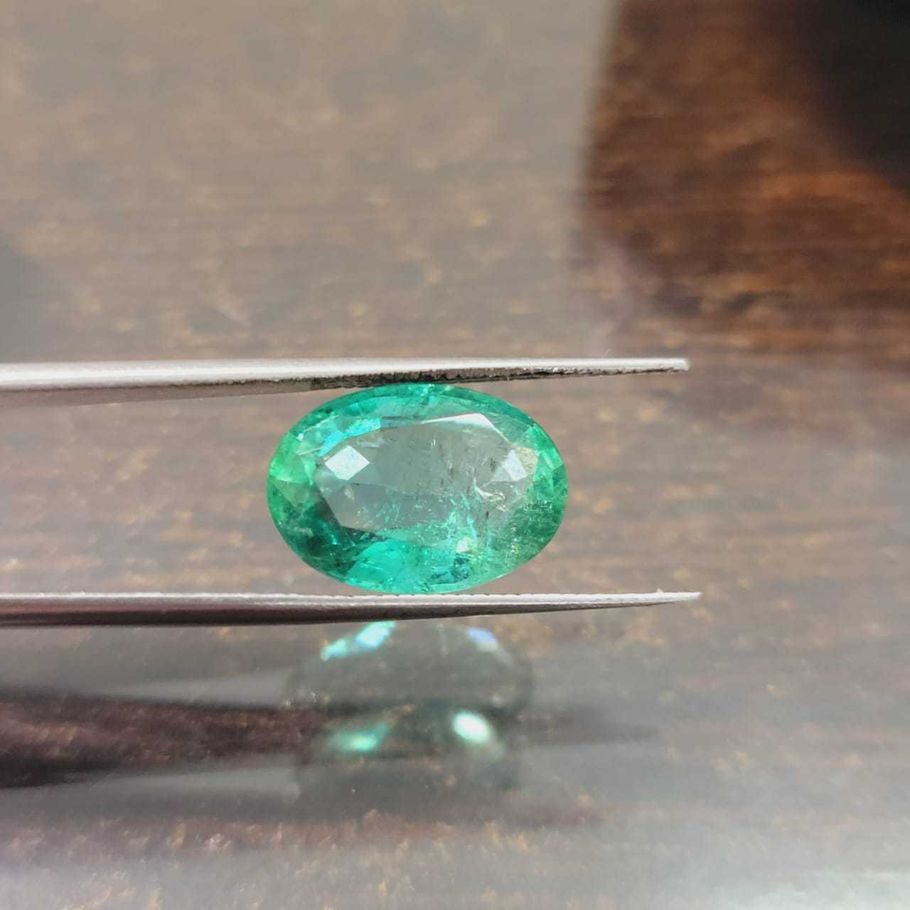 4.07ct golden green oval shape emerald 