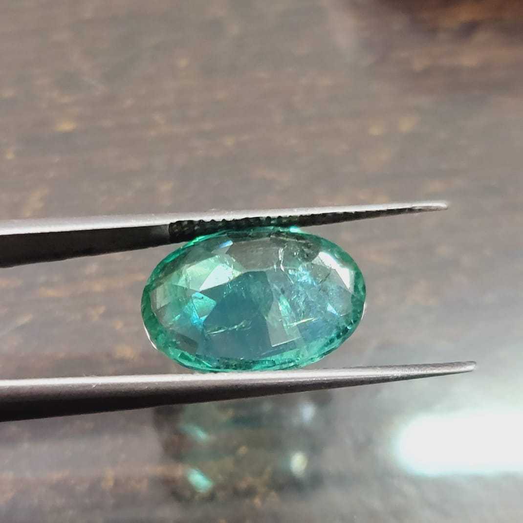 4.07ct golden green oval shape emerald 