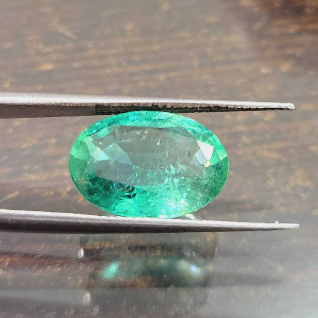 4.07ct golden green oval shape emerald 