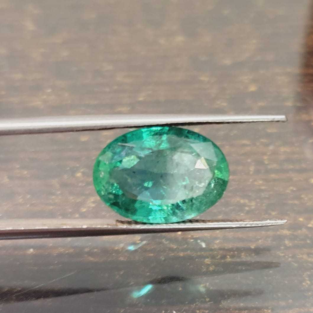 4.07ct golden green oval shape emerald 