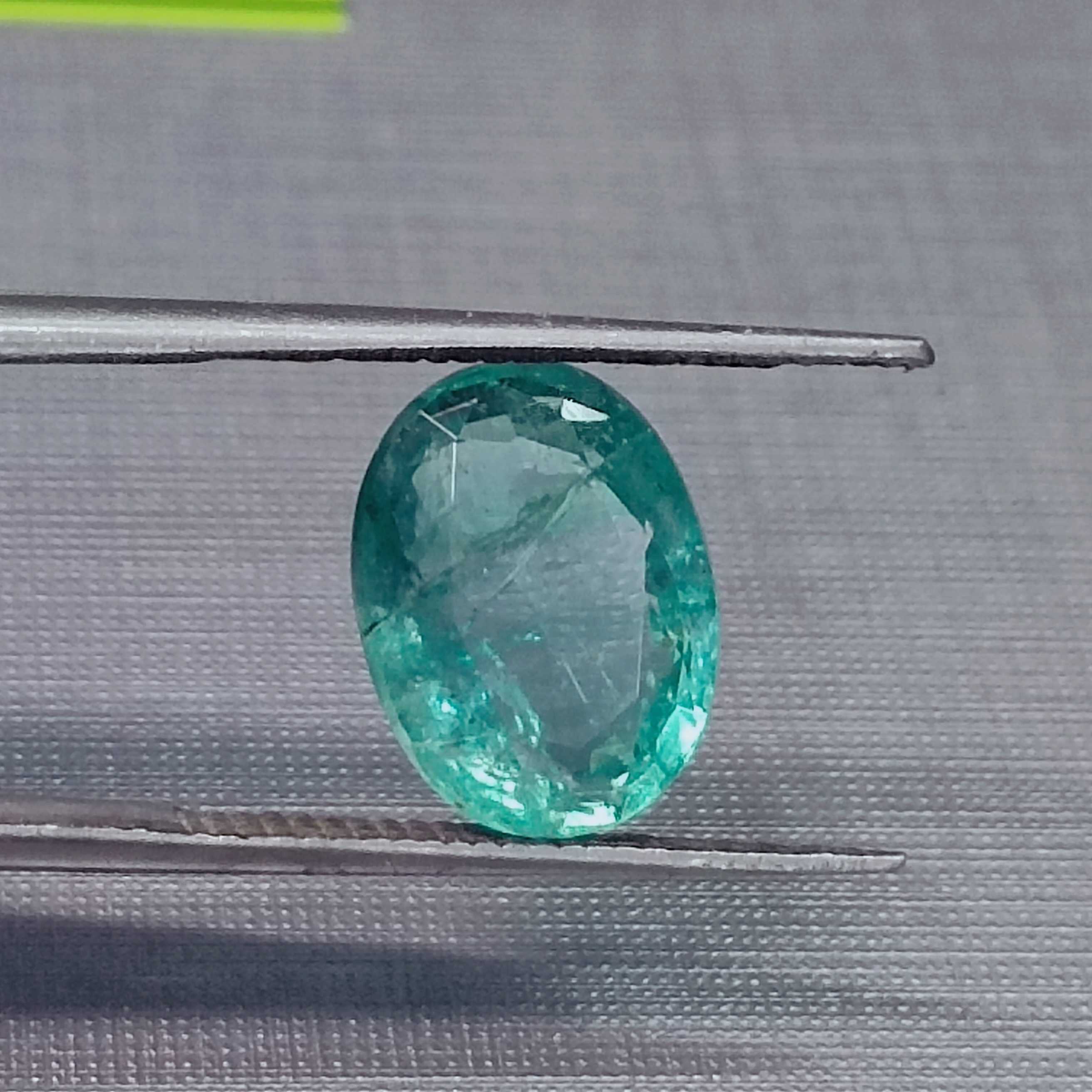 3.01ct bright medium light green oval shape emerald/