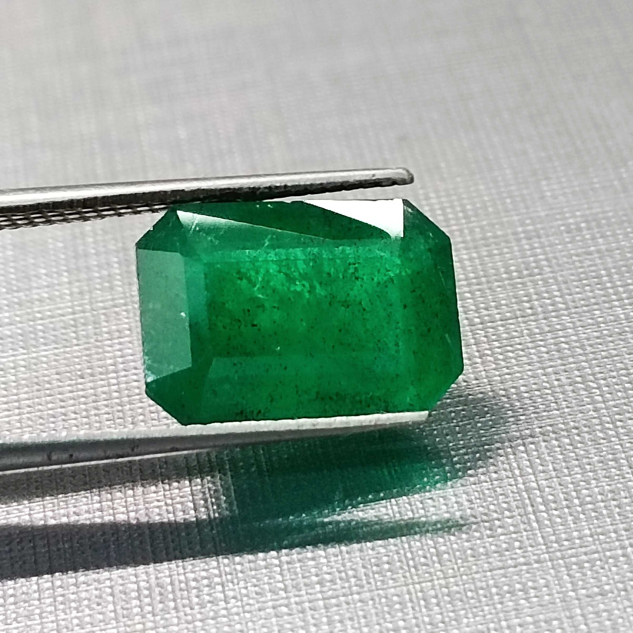 4.43 ct vivid green octagon shape emerald /