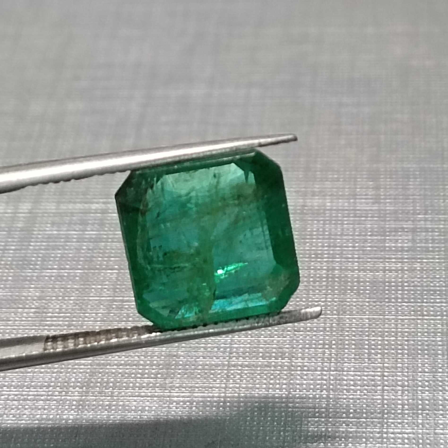 4.63ct deep vivid green color octagon square emerald 