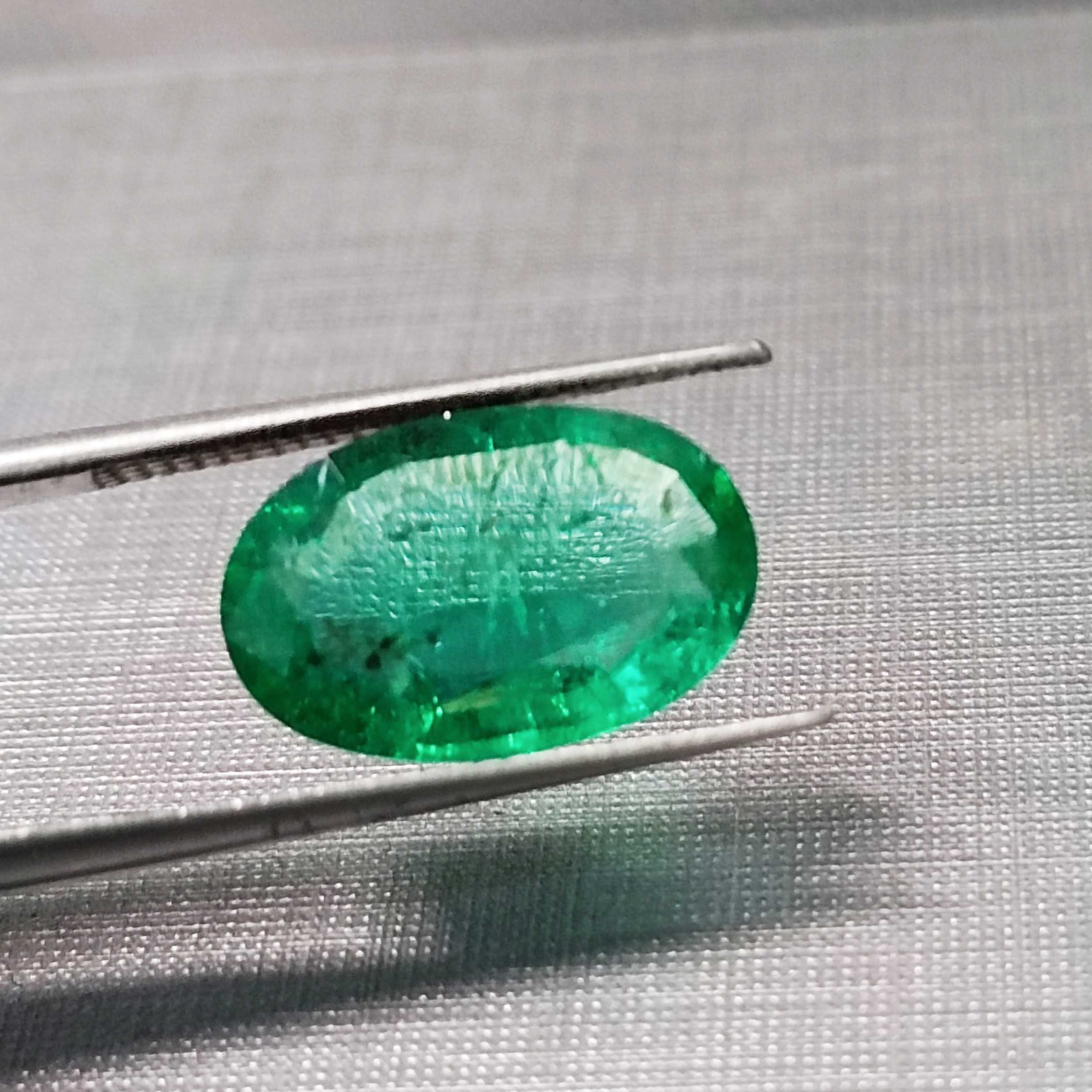 2.91ct Medium Rich Grass Green Color Oval Cut Emerald