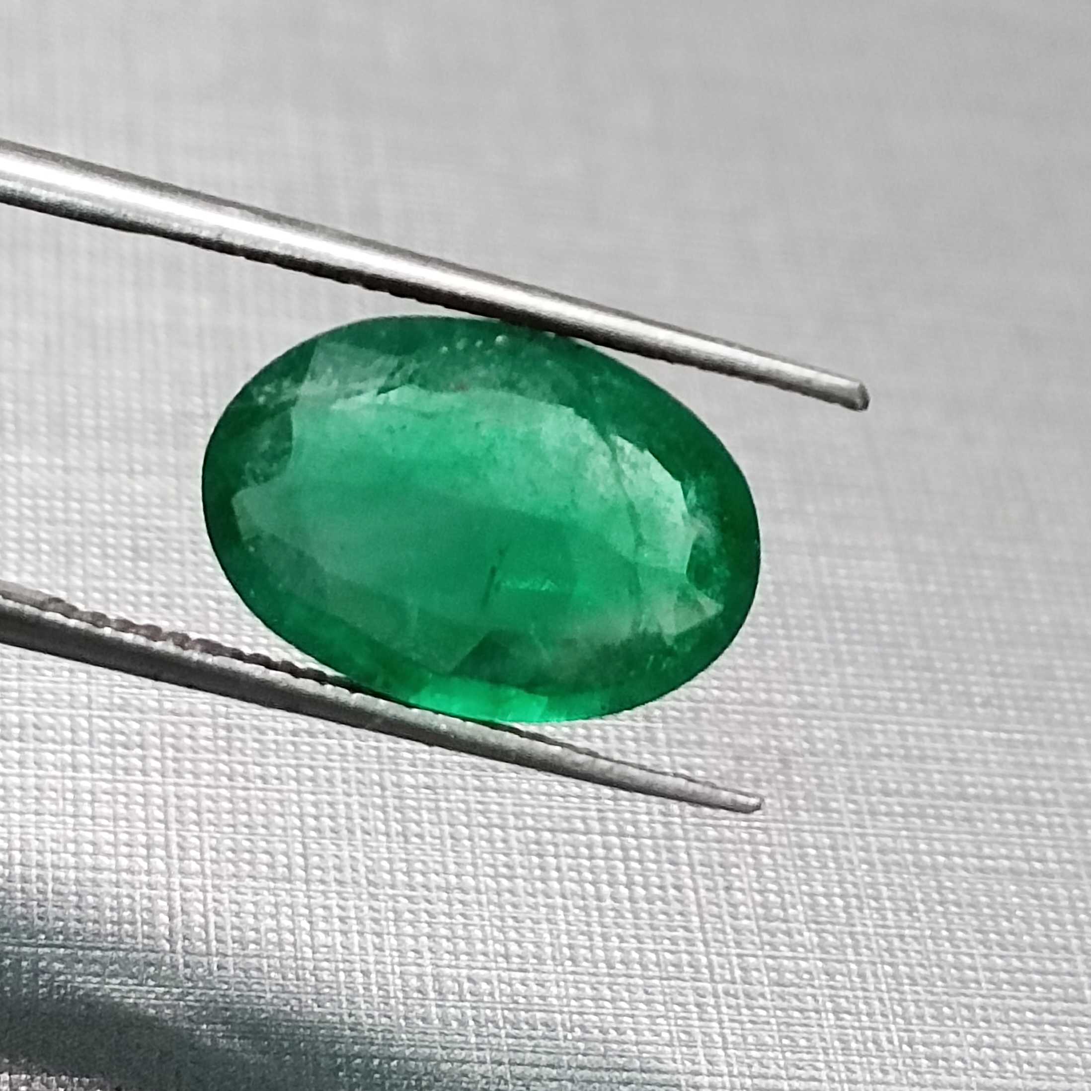 2.98ct big table vivid green oval shape emerald