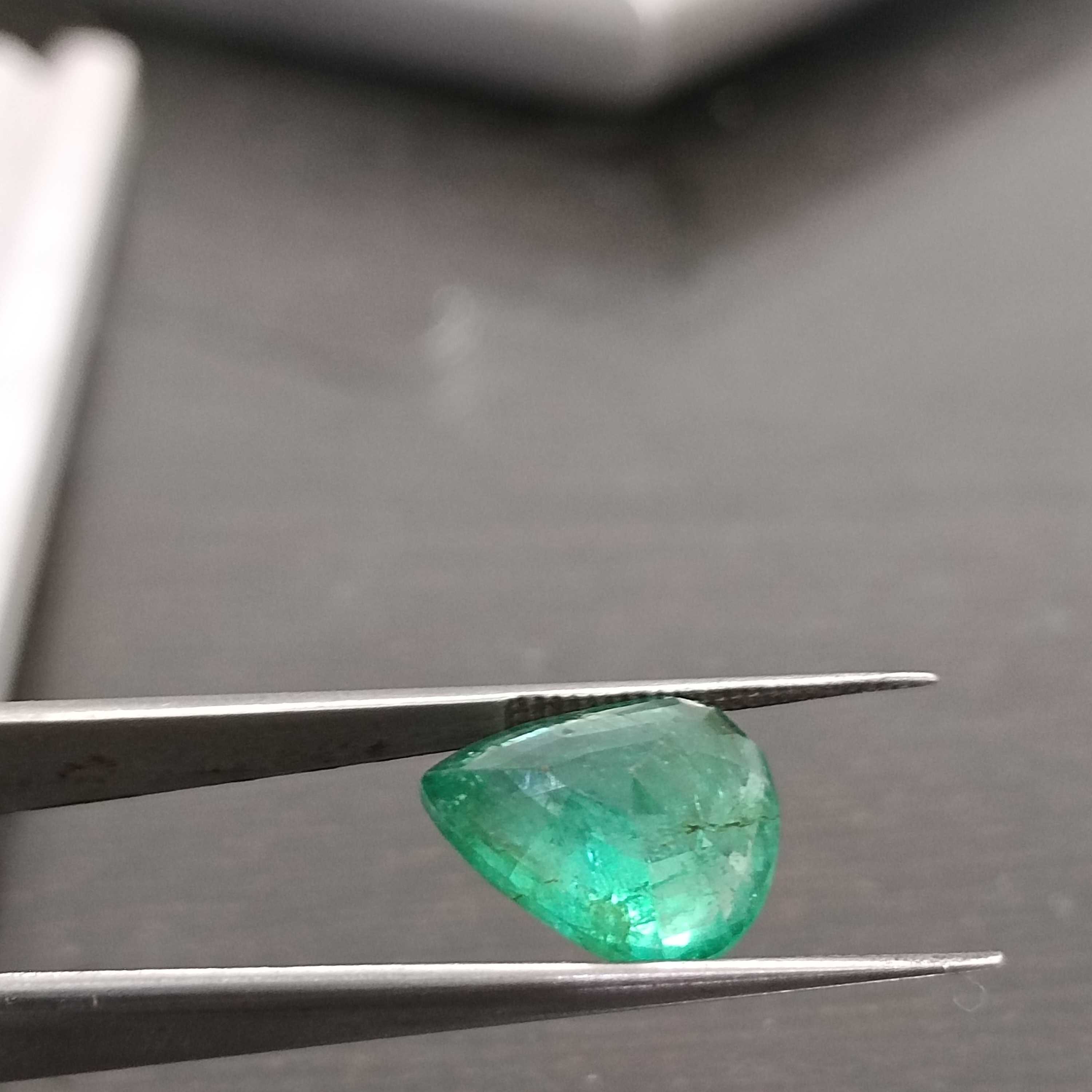 5.54ct IGI Certified Bright Neon Green Pear cut Colombian Emerald 