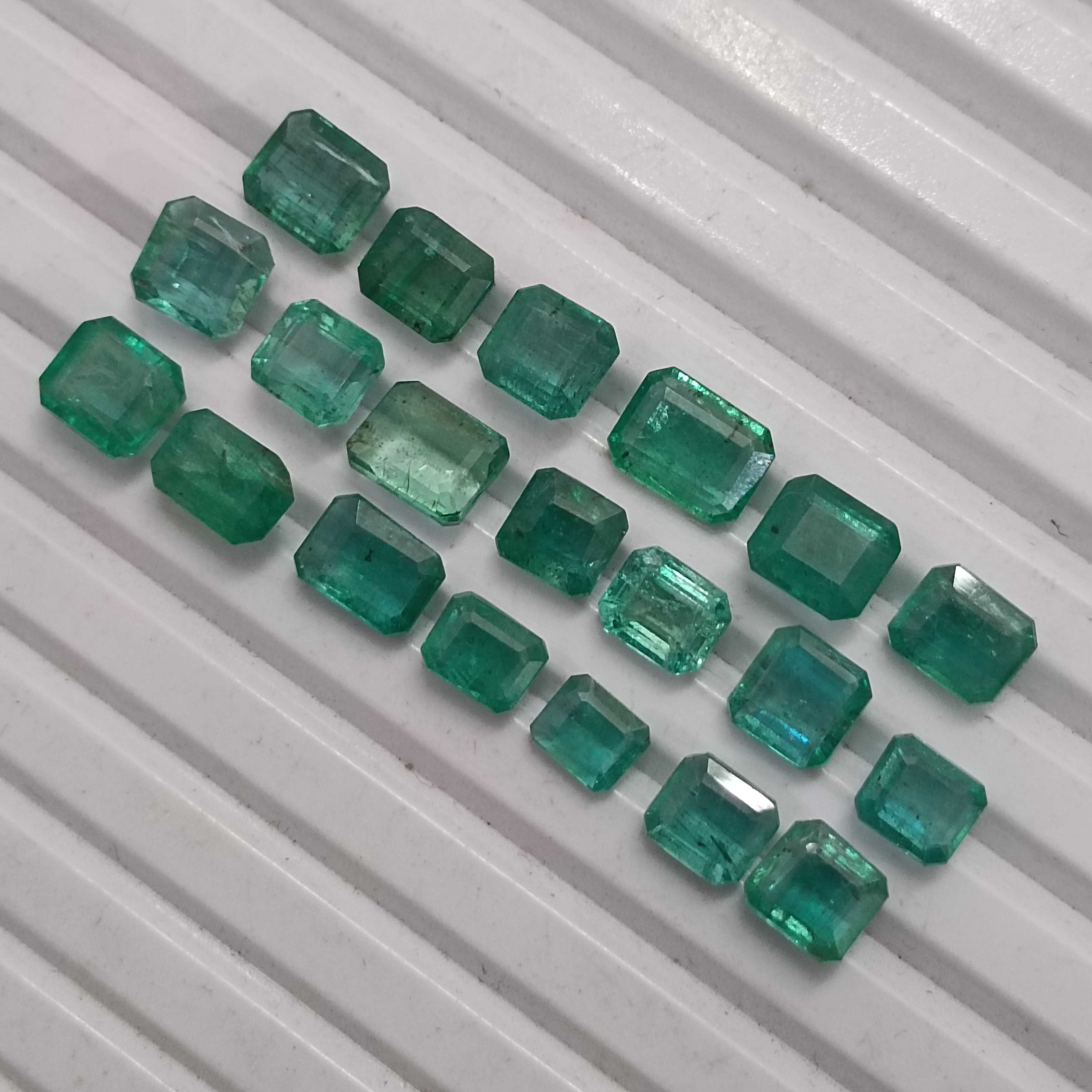 18.89ct octagon cut emerald lot /