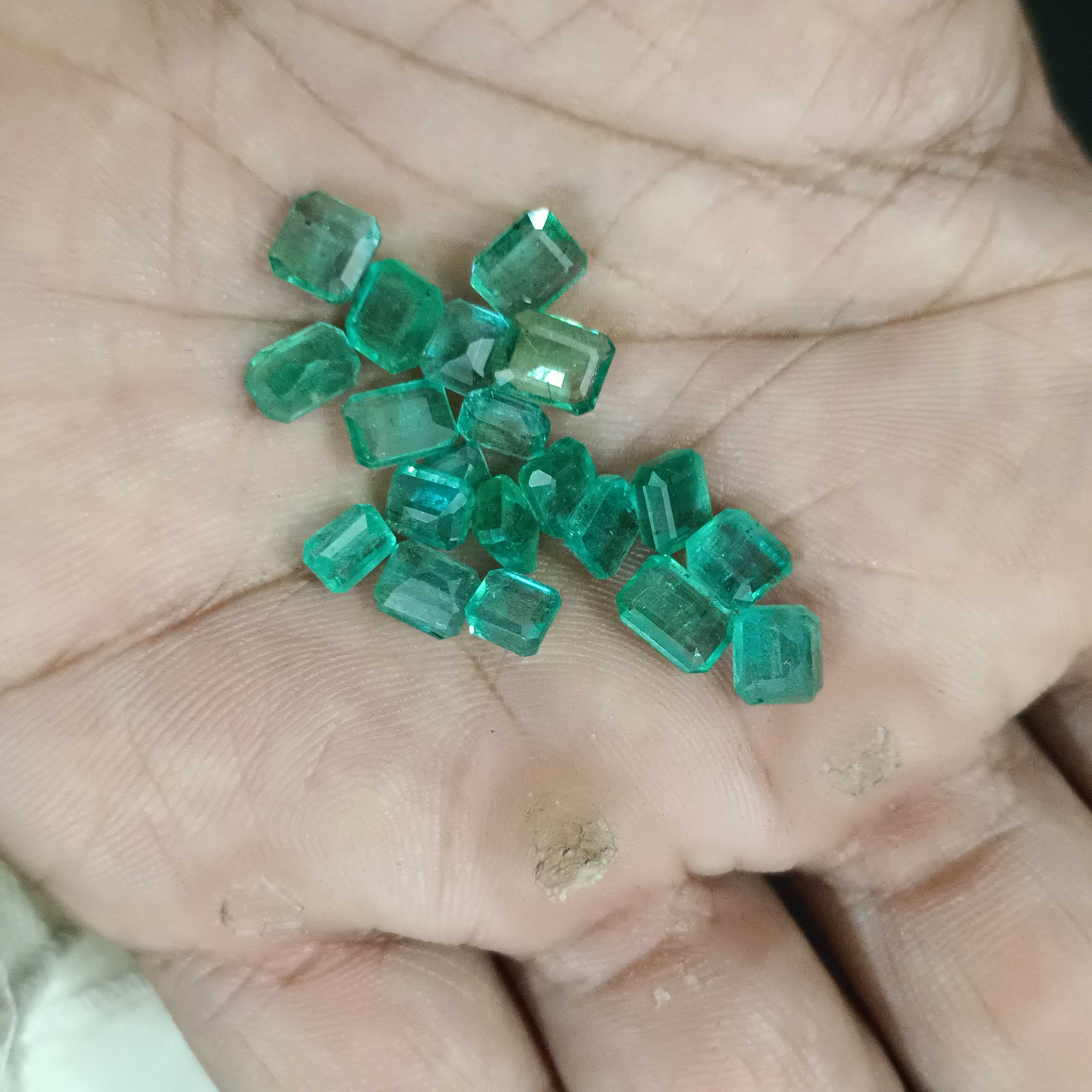 18.89ct octagon cut emerald lot 