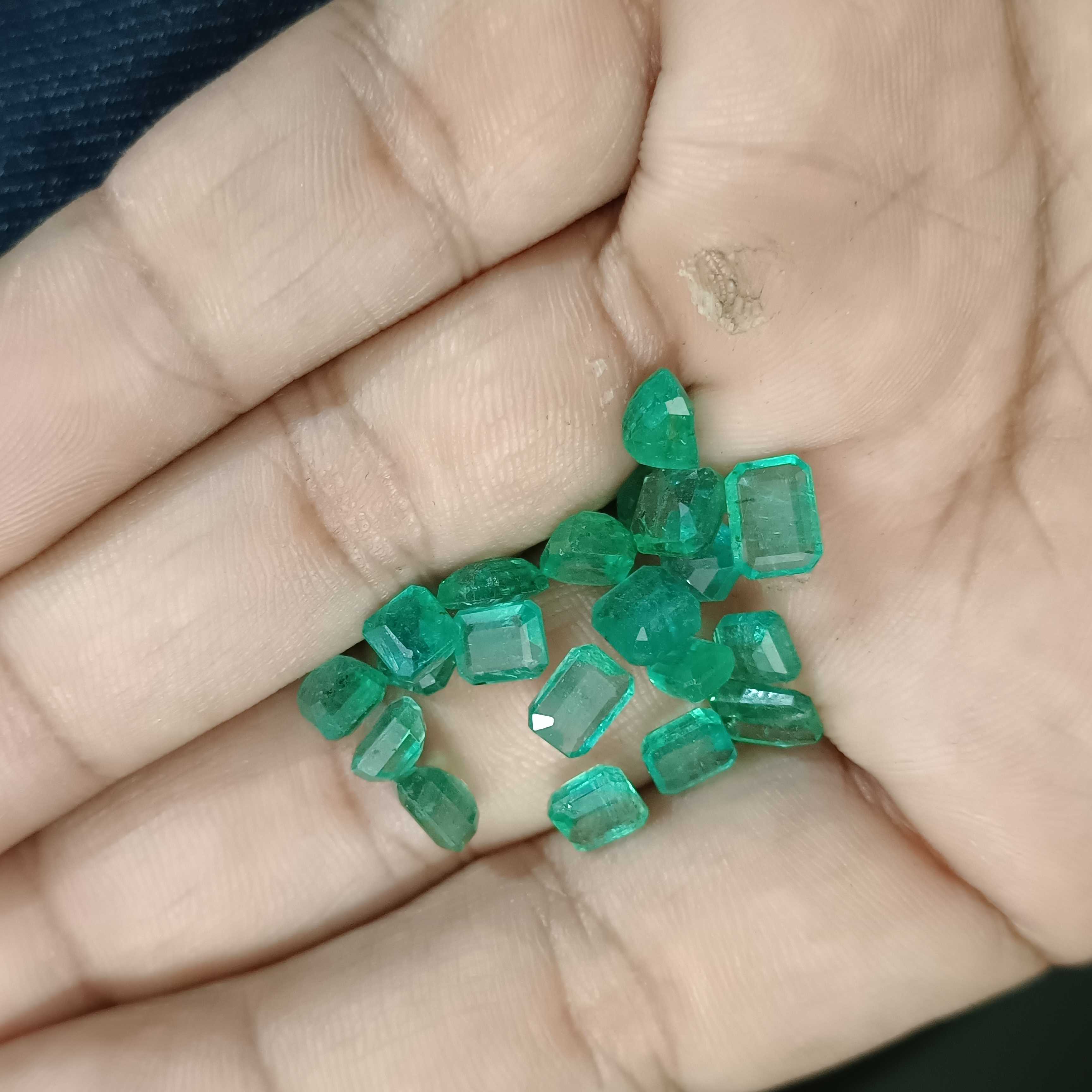 18.89ct octagon cut emerald lot 