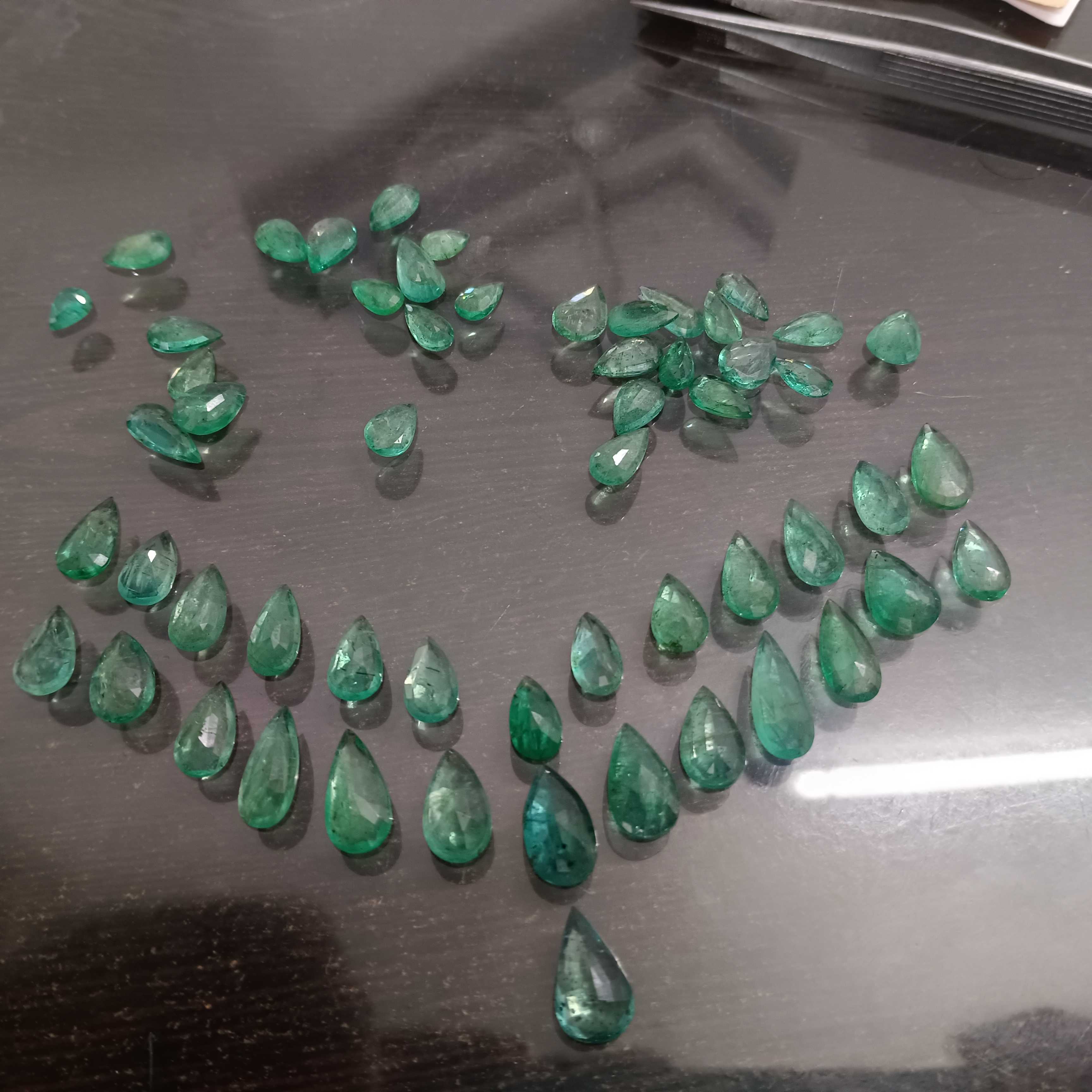 97ct medium green peas shape emerald layout parcel/
