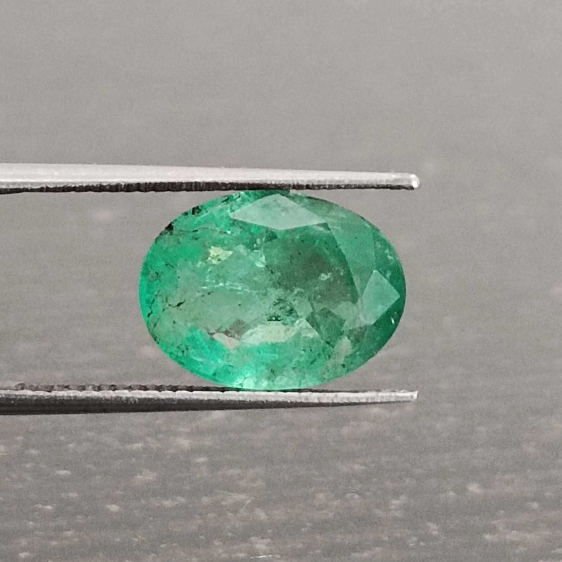 2.78ct vivid green oval cut Colombian emerald/