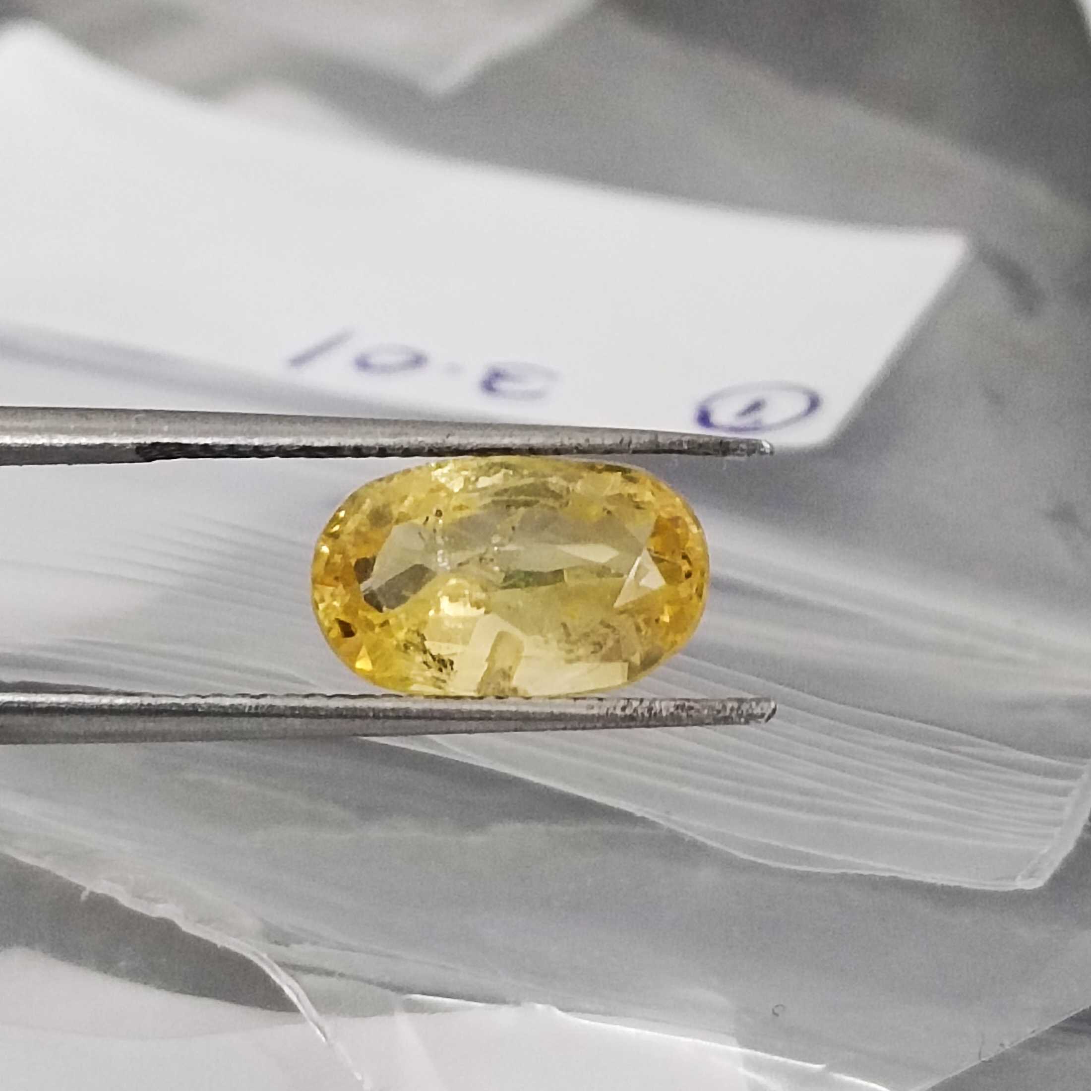 3.01ct certified unheated deep vivid yellow oval cut Ceylon sapphire 