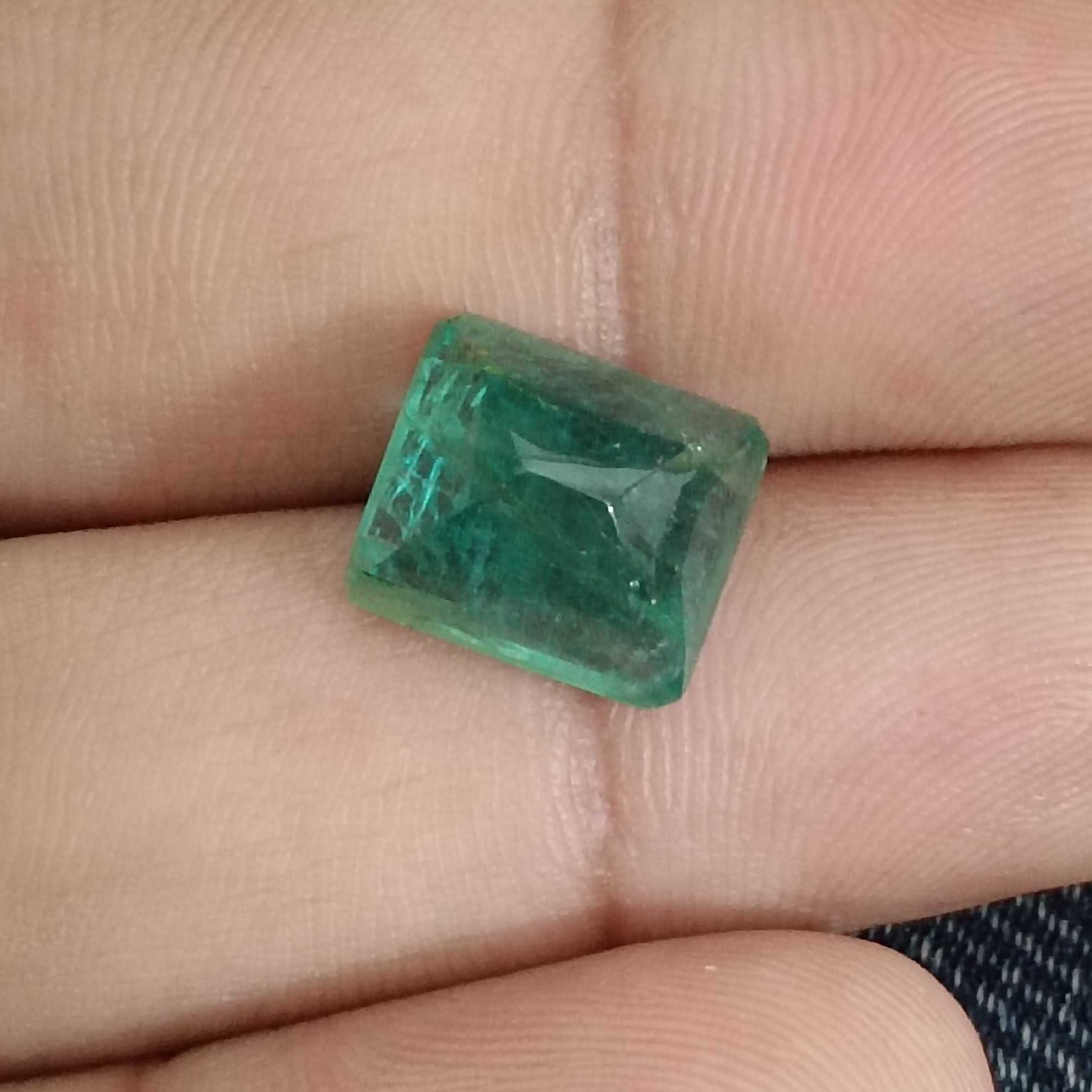 6.36ct deep green one side faceted emerald sugarloaf gem