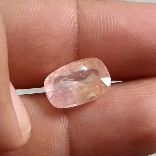 7.88ct IGI certified Unheated padparadscha sapphire gemstone