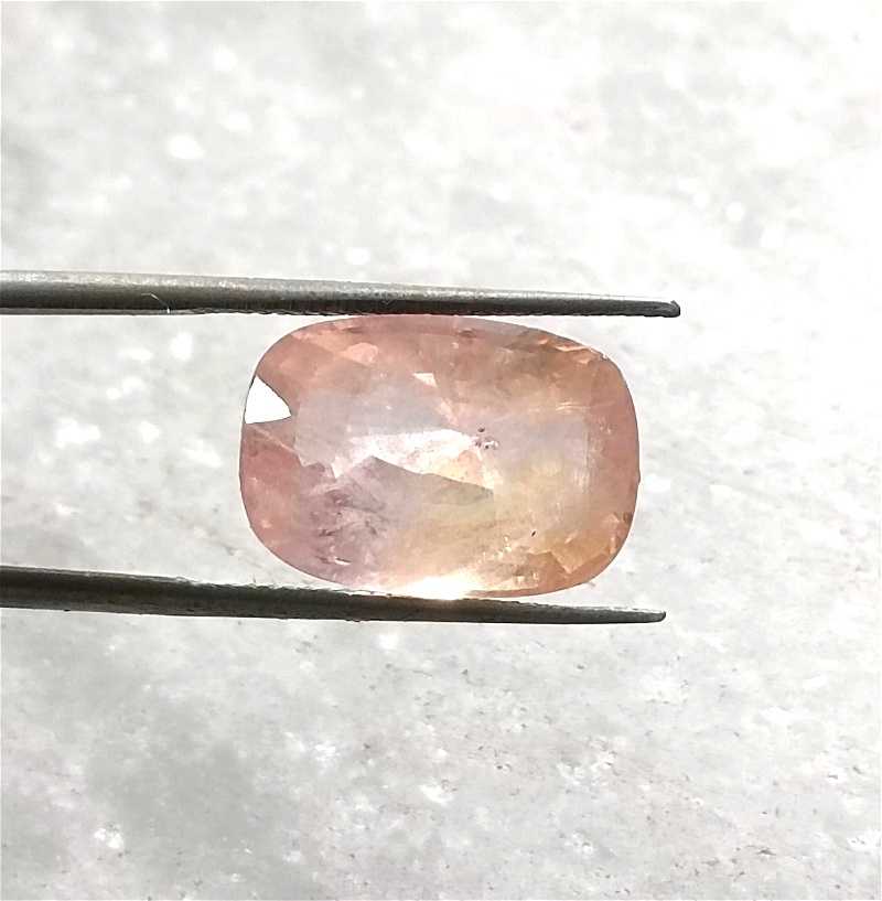 7.88ct IGI certified Unheated padparadscha sapphire gemstone