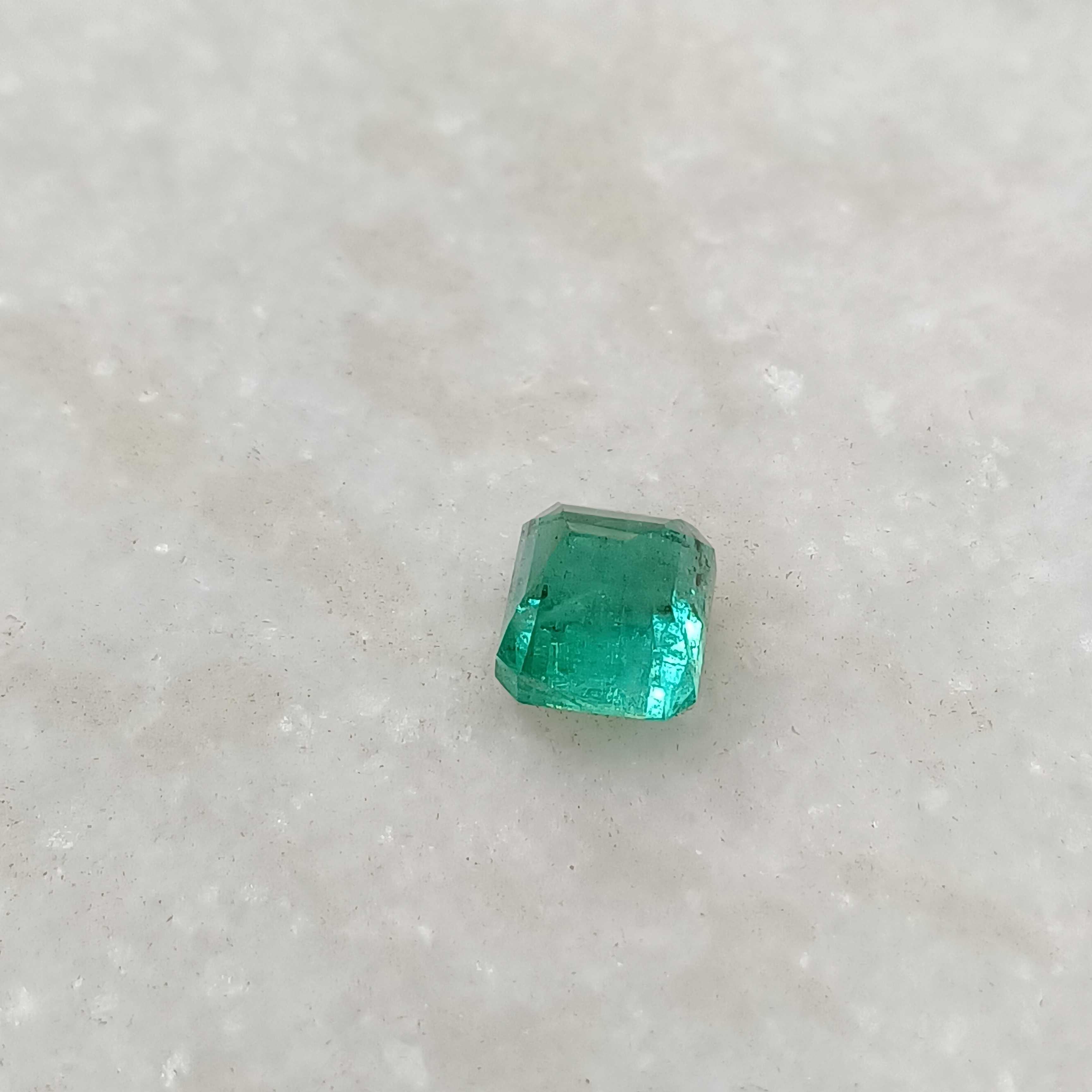 2.40ct spring green square octagon emerald certified 