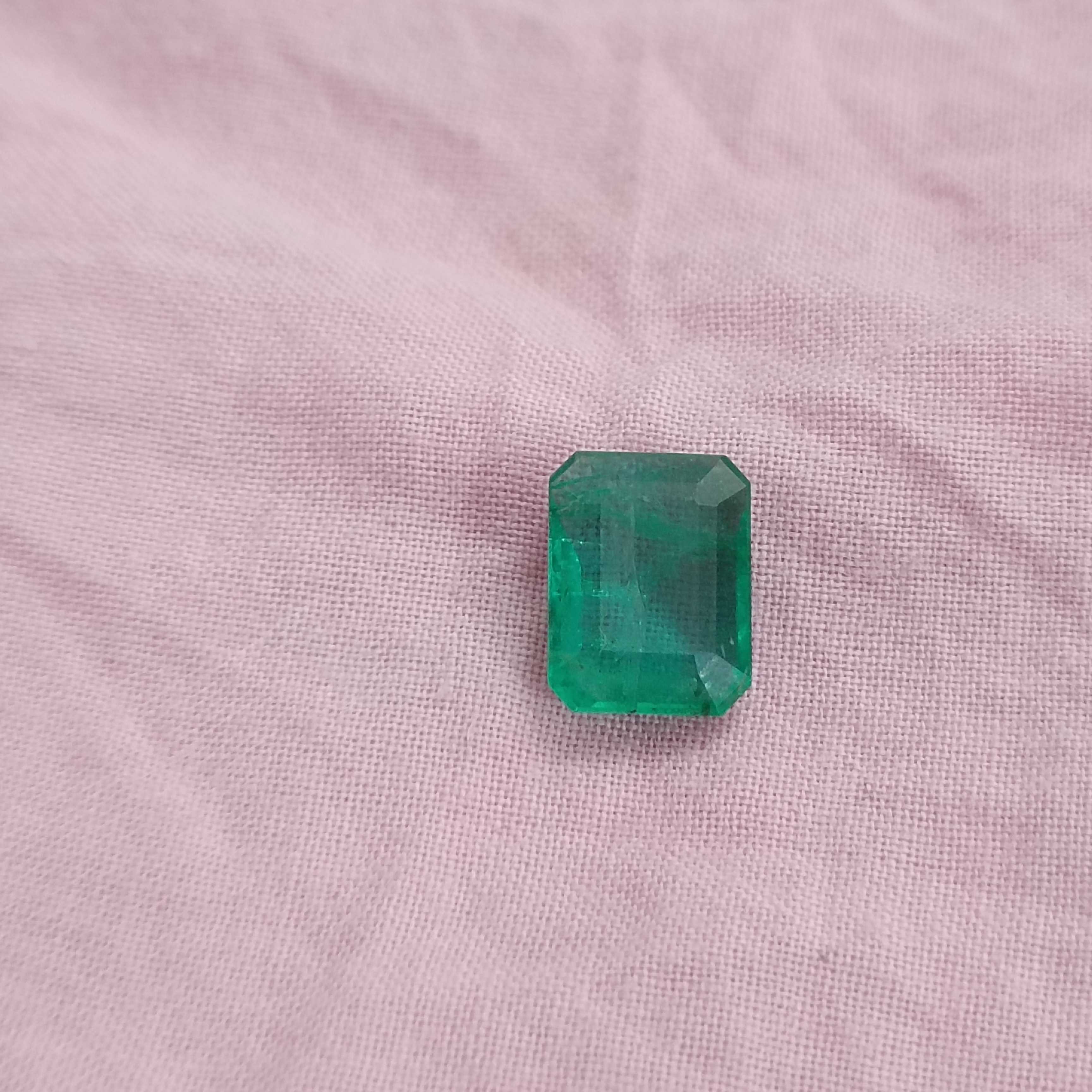 2.28ct Natural Vivid green emerald octagon cut certified gem