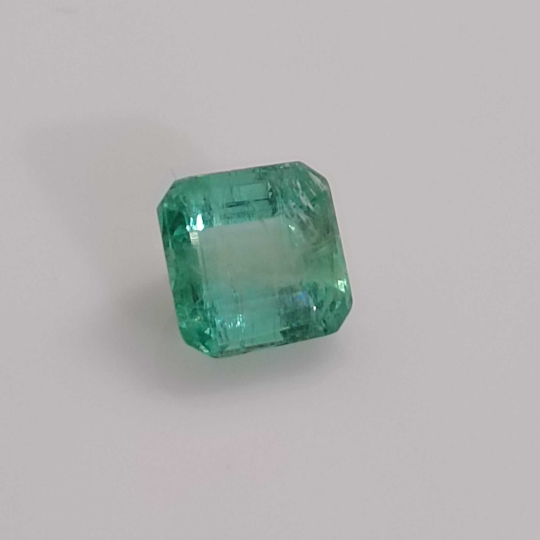 2.47ct Light green octagon Colombian emerald gem Certified 