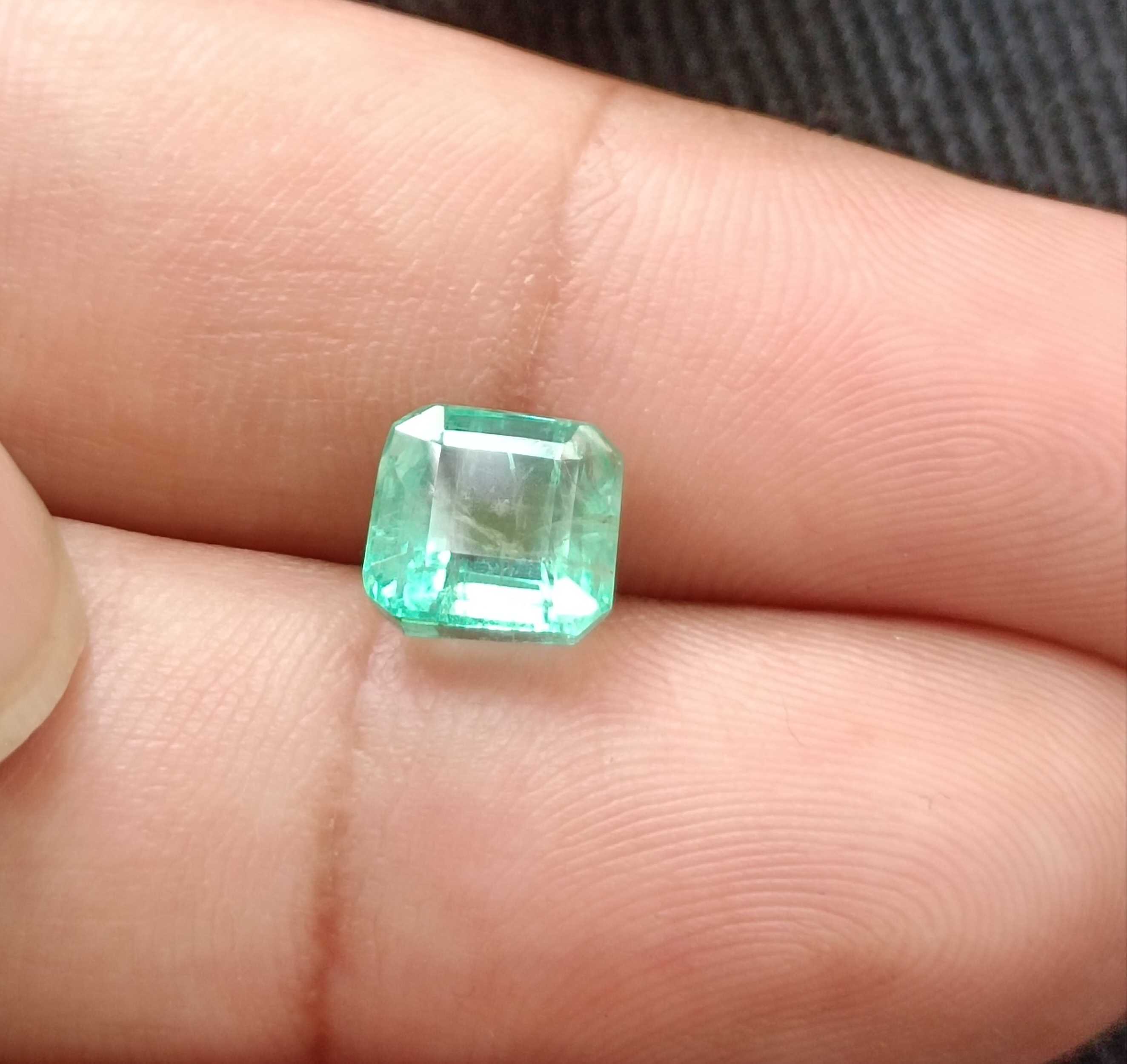 2.47ct Light green octagon Colombian emerald gem Certified 