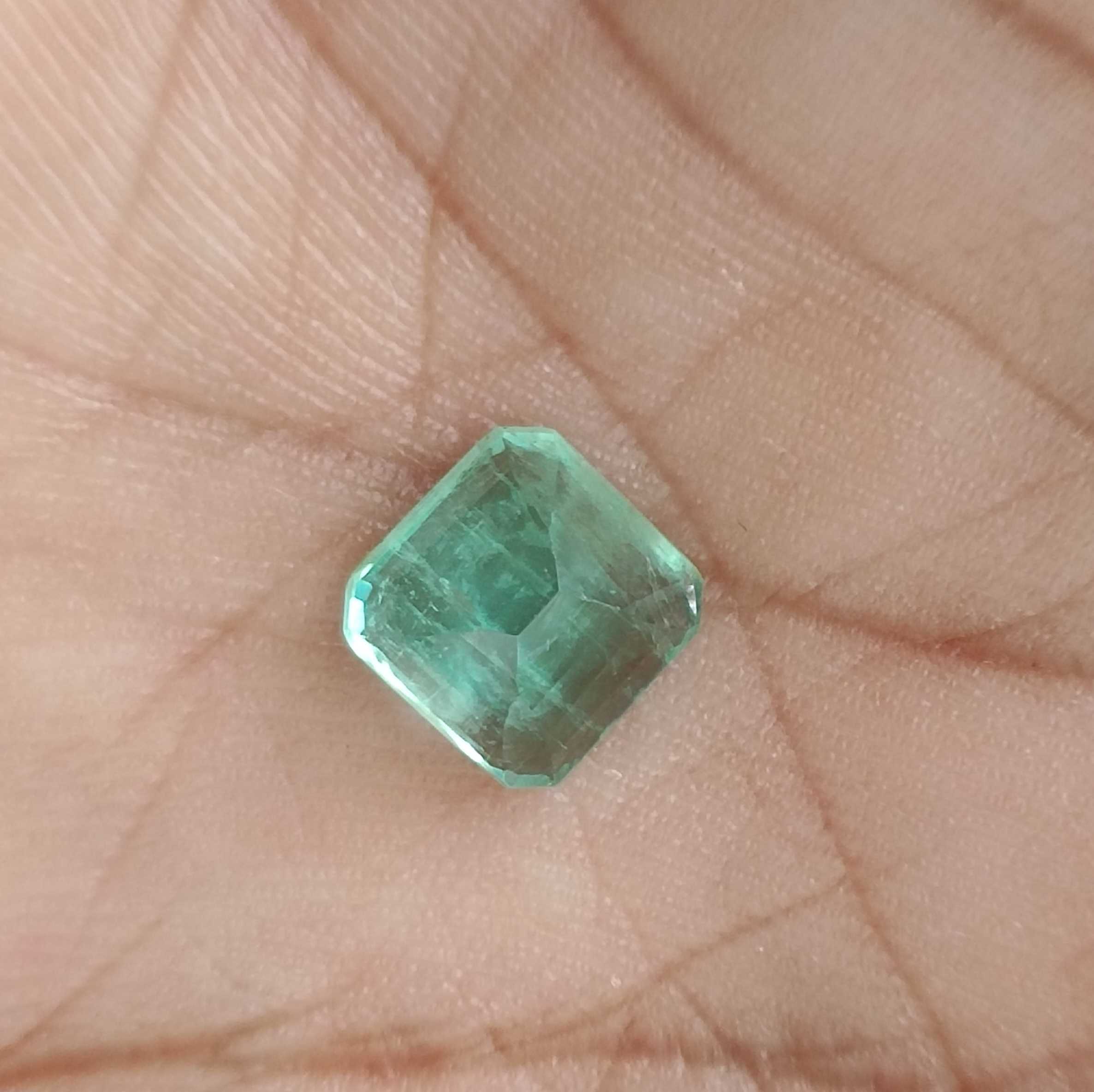 2.47ct Light green octagon Colombian emerald gem Certified 