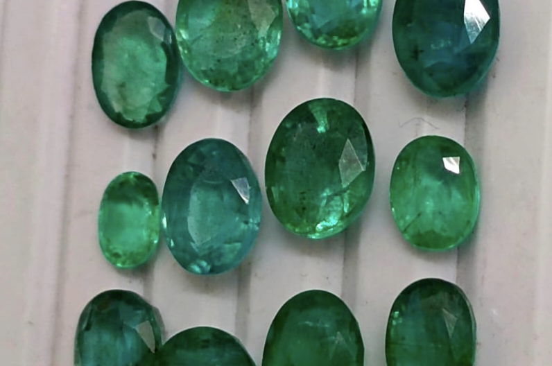 Gemstone buying guide for sapphire emerald ruby