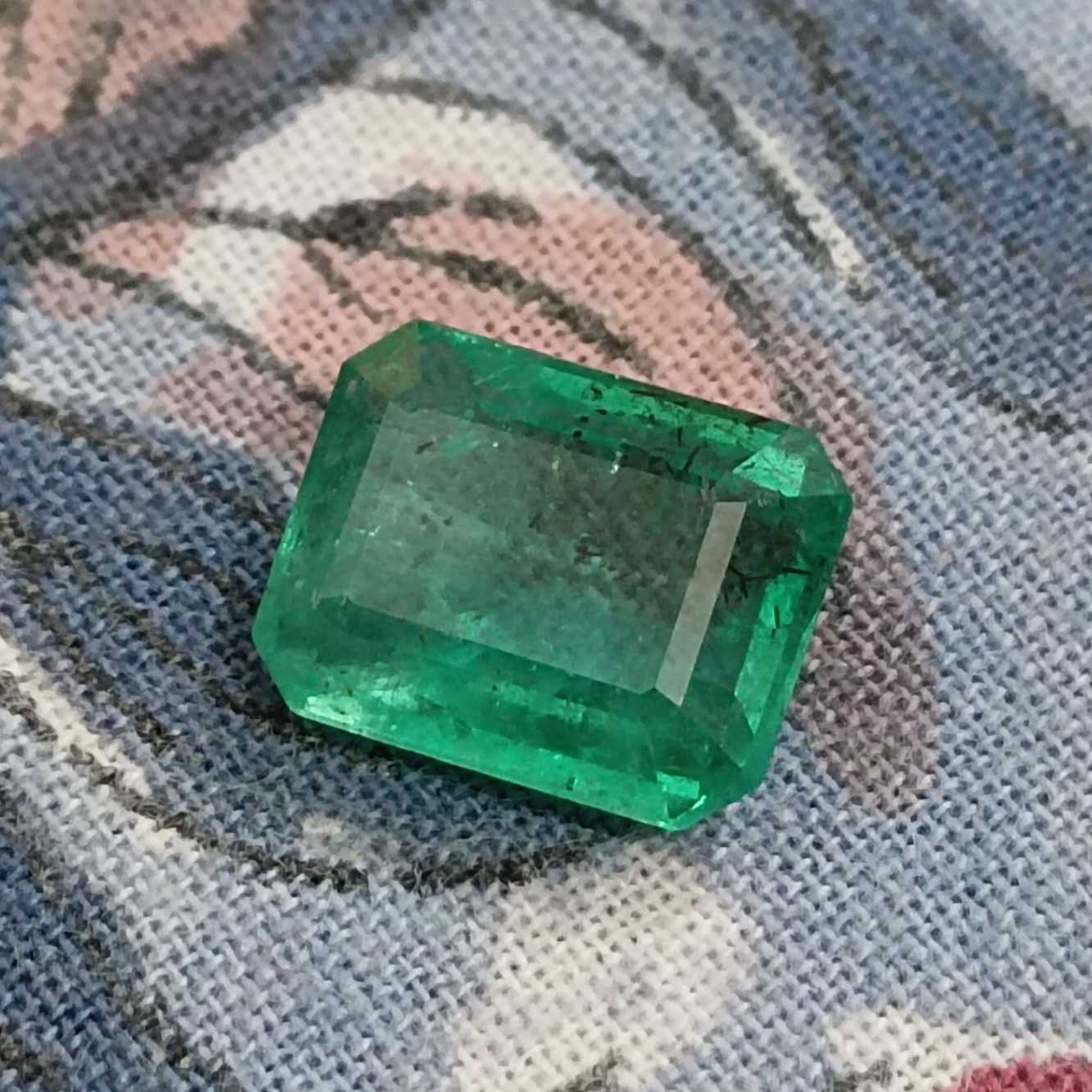 4.85ct GSI certified spring green octagon emerald gemstone 