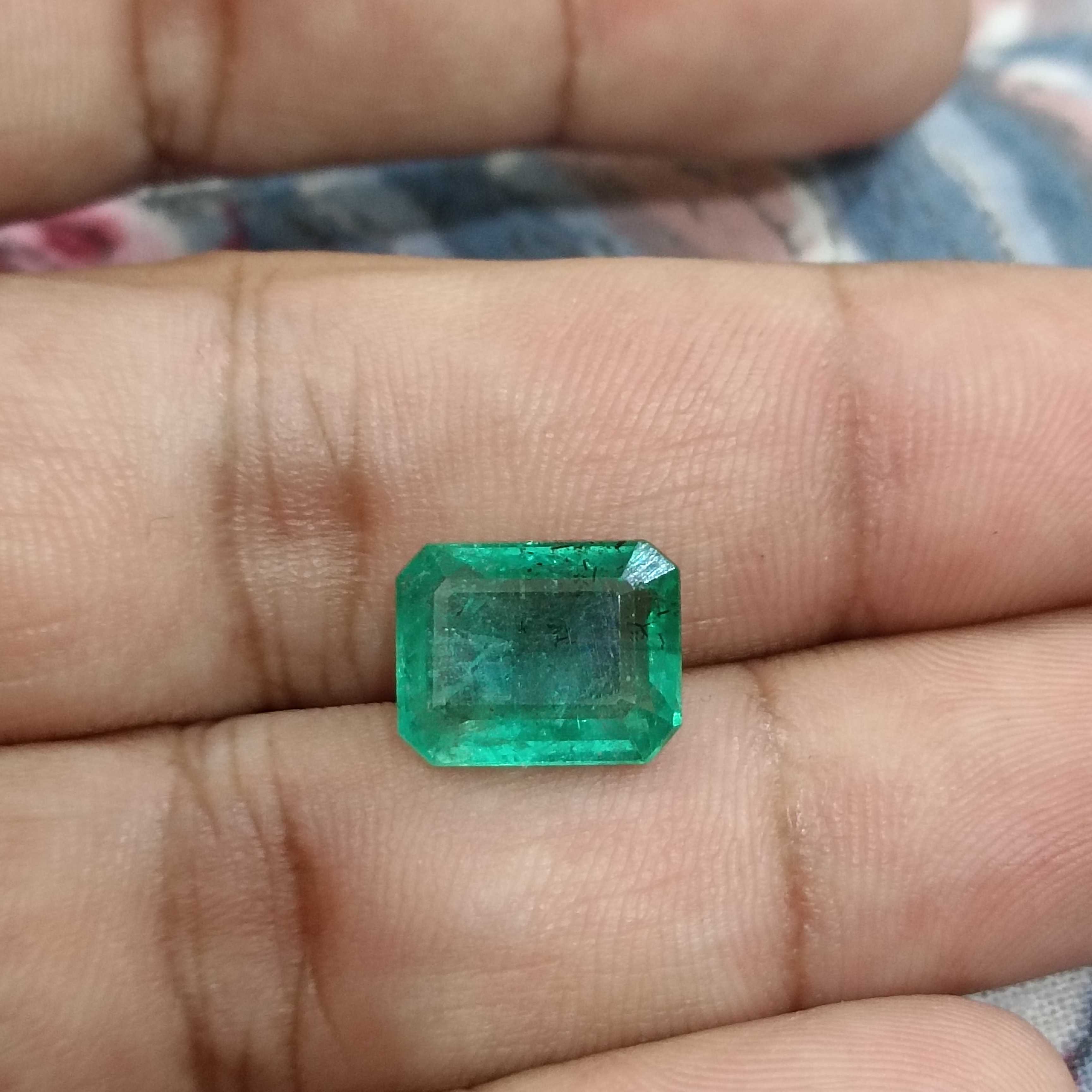 4.85ct spring green octagon emerald gemstone 