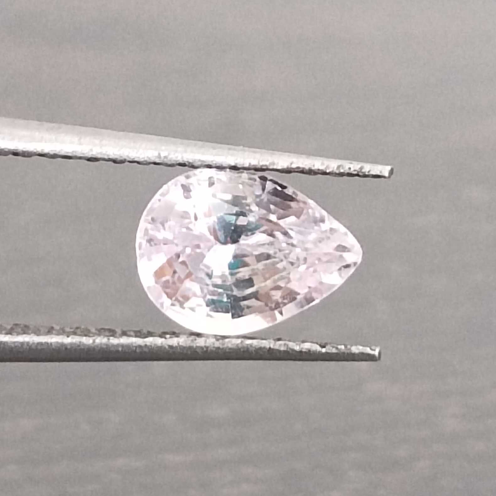 1.14ct pear shape Srilankan white sapphire gemstone/