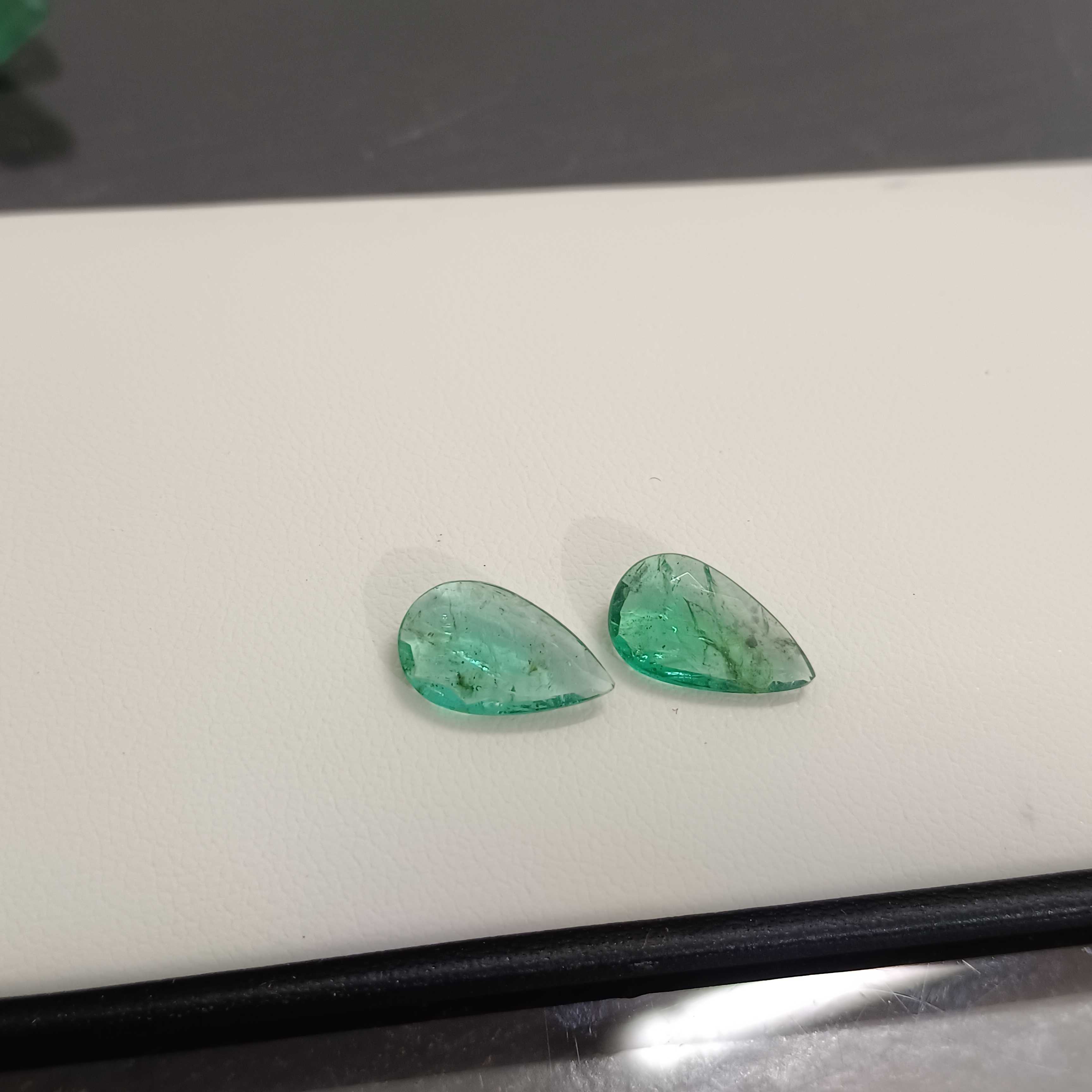 3.05ct emerald gemstone pear cut pair 