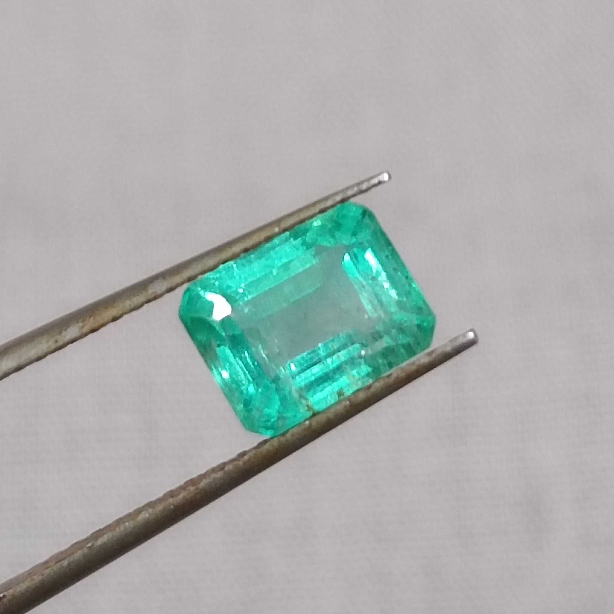 1.84ct medium neon green octagon emerald gemstone/