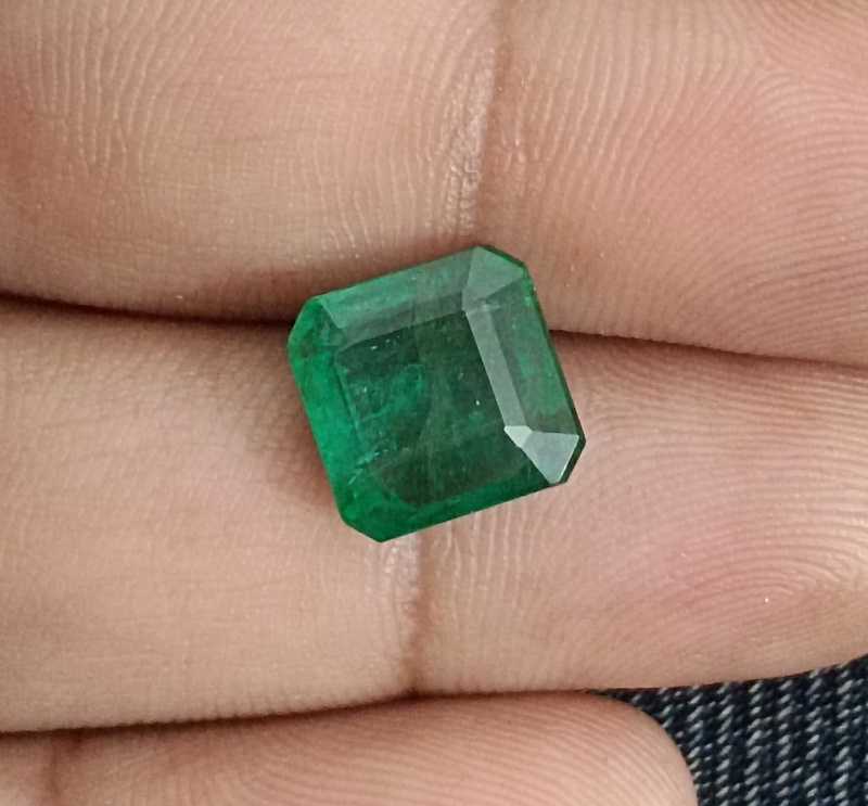 4.63ct deep vivid green color octagon square emerald 