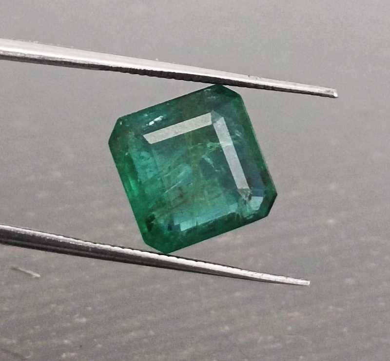 4.63ct deep vivid green color octagon square emerald 