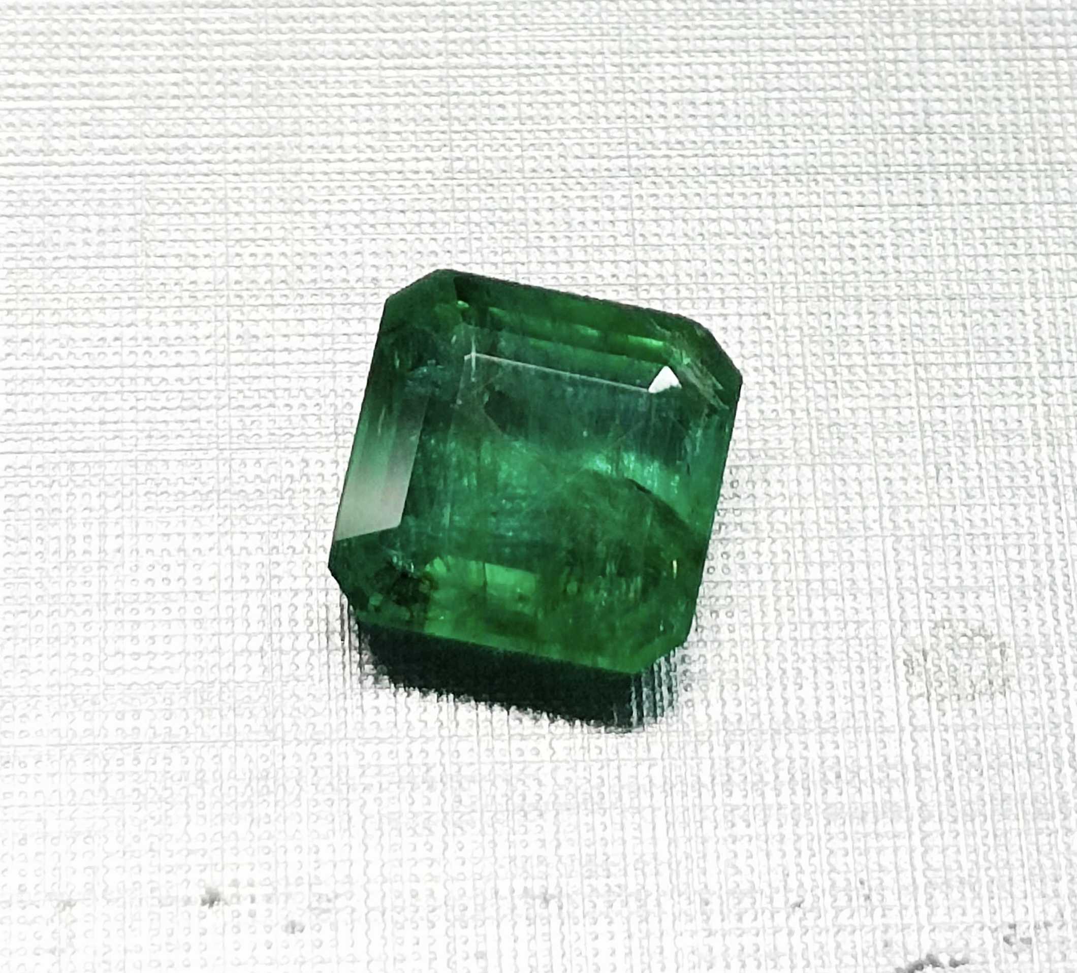 4.63ct deep vivid green color octagon square emerald /