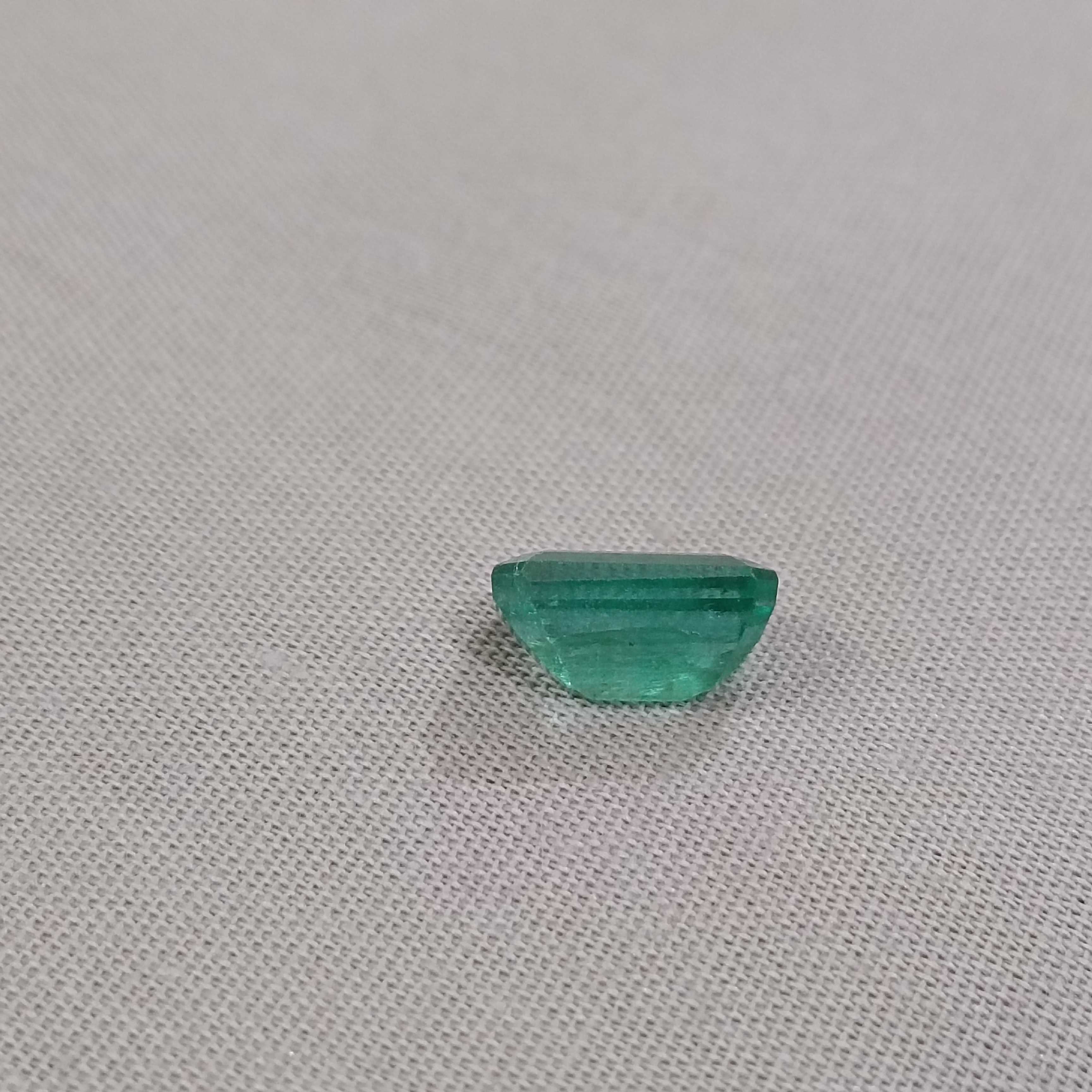 2.77ct deep medium green octagon emerald gemstone 