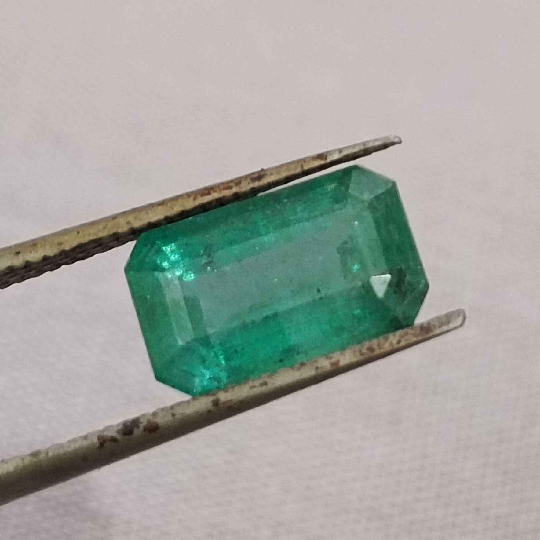 2.77ct deep medium green octagon emerald gemstone 