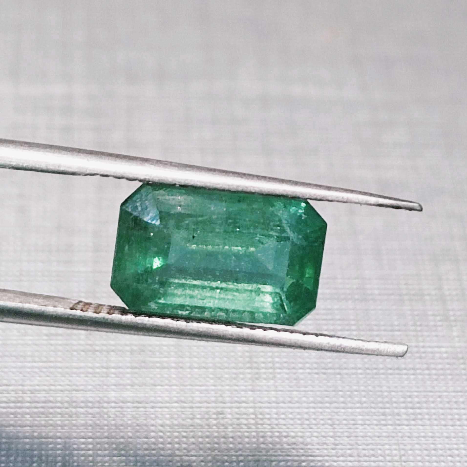 2.77ct deep medium green octagon emerald gemstone 