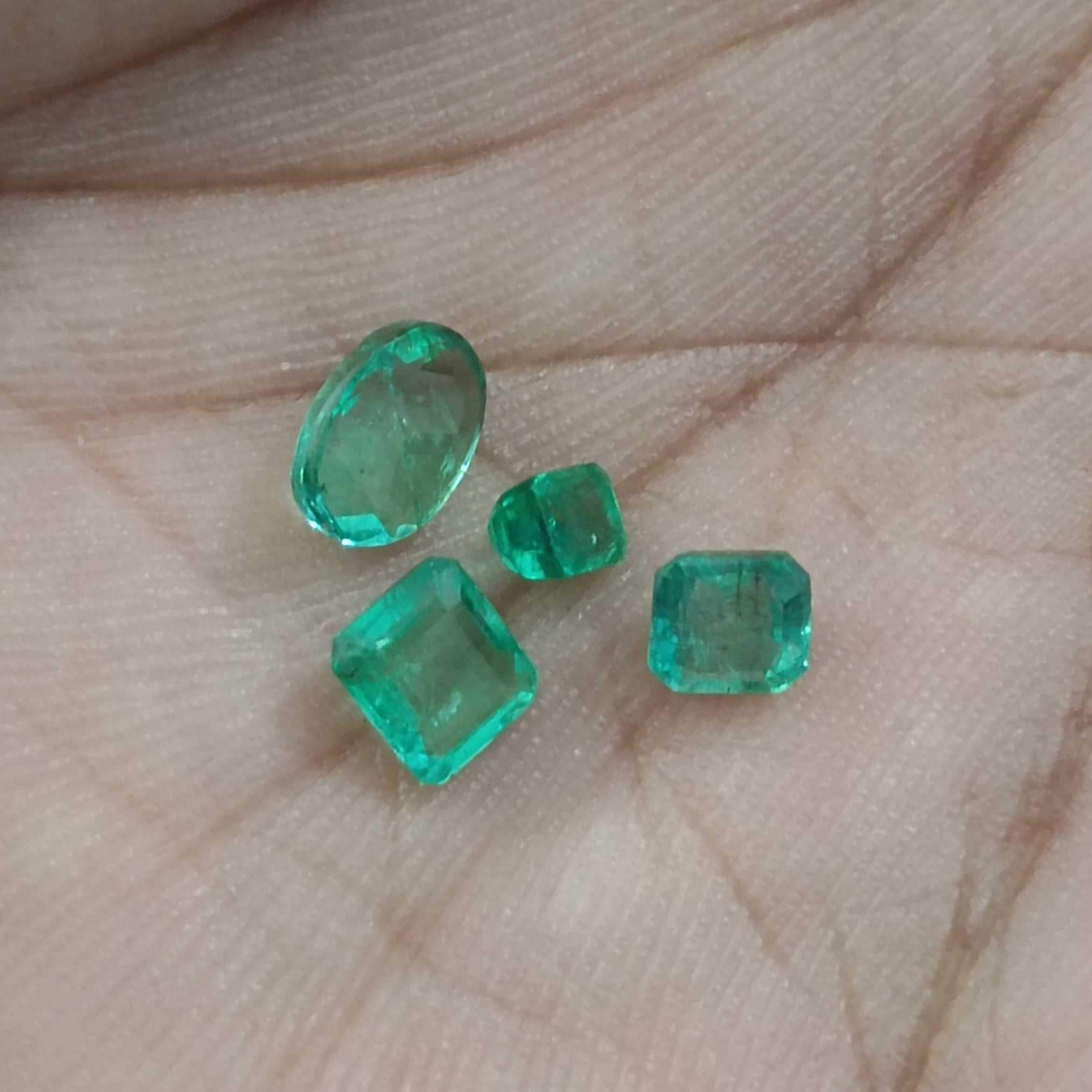 1.98ct natural shining leaf green emerald gemstone parcel /