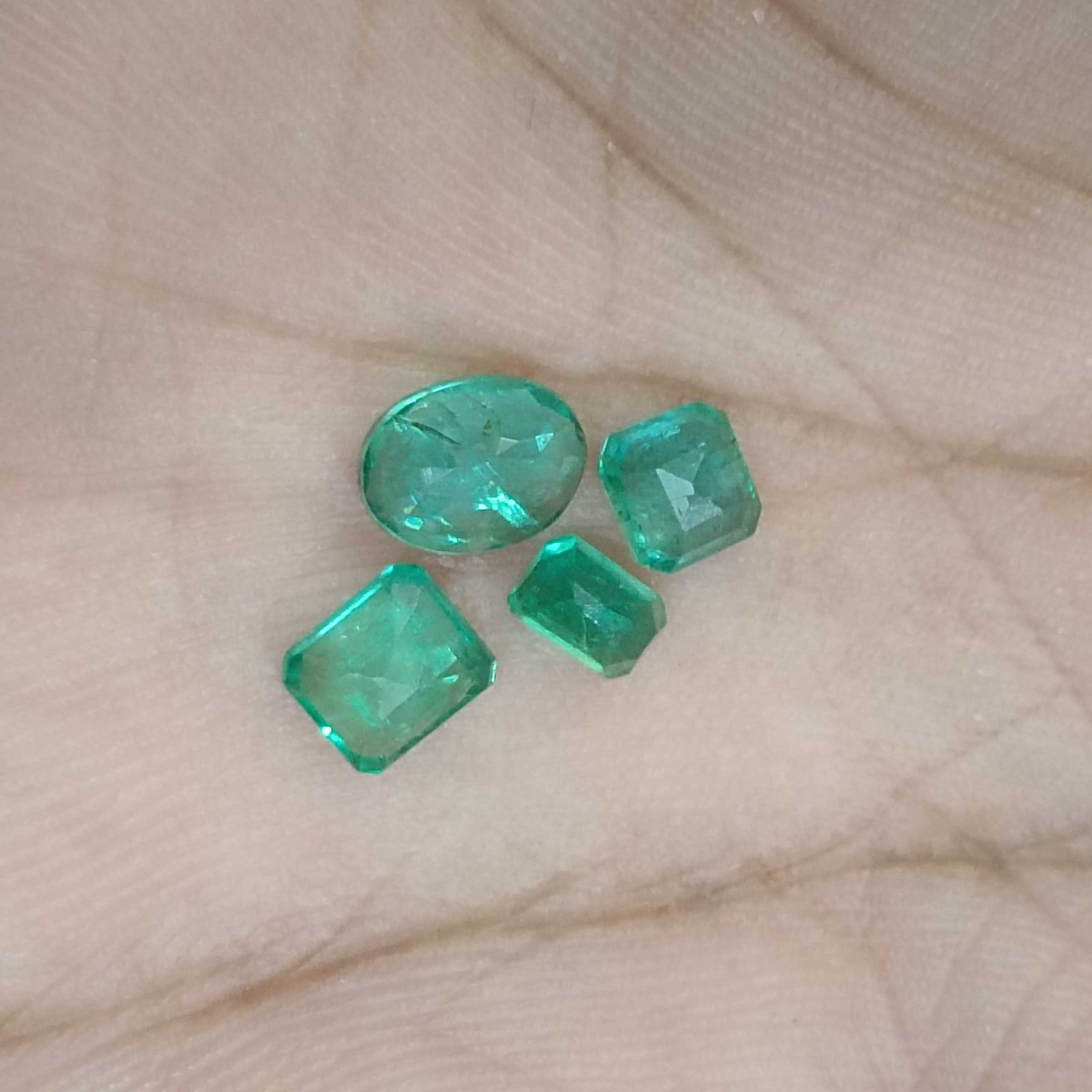 1.98ct natural shining leaf green emerald gemstone parcel 