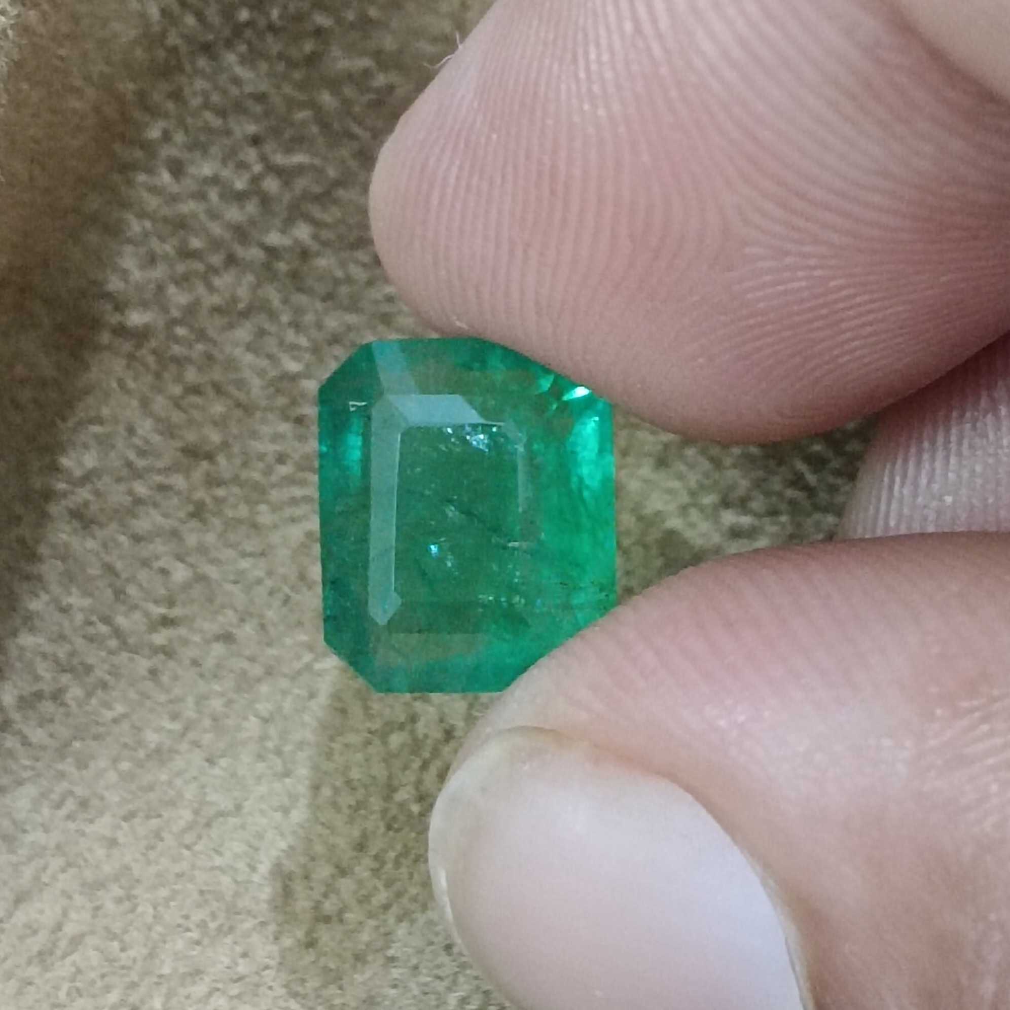 4.12ct IGI certified velvet kelly green emerald gem