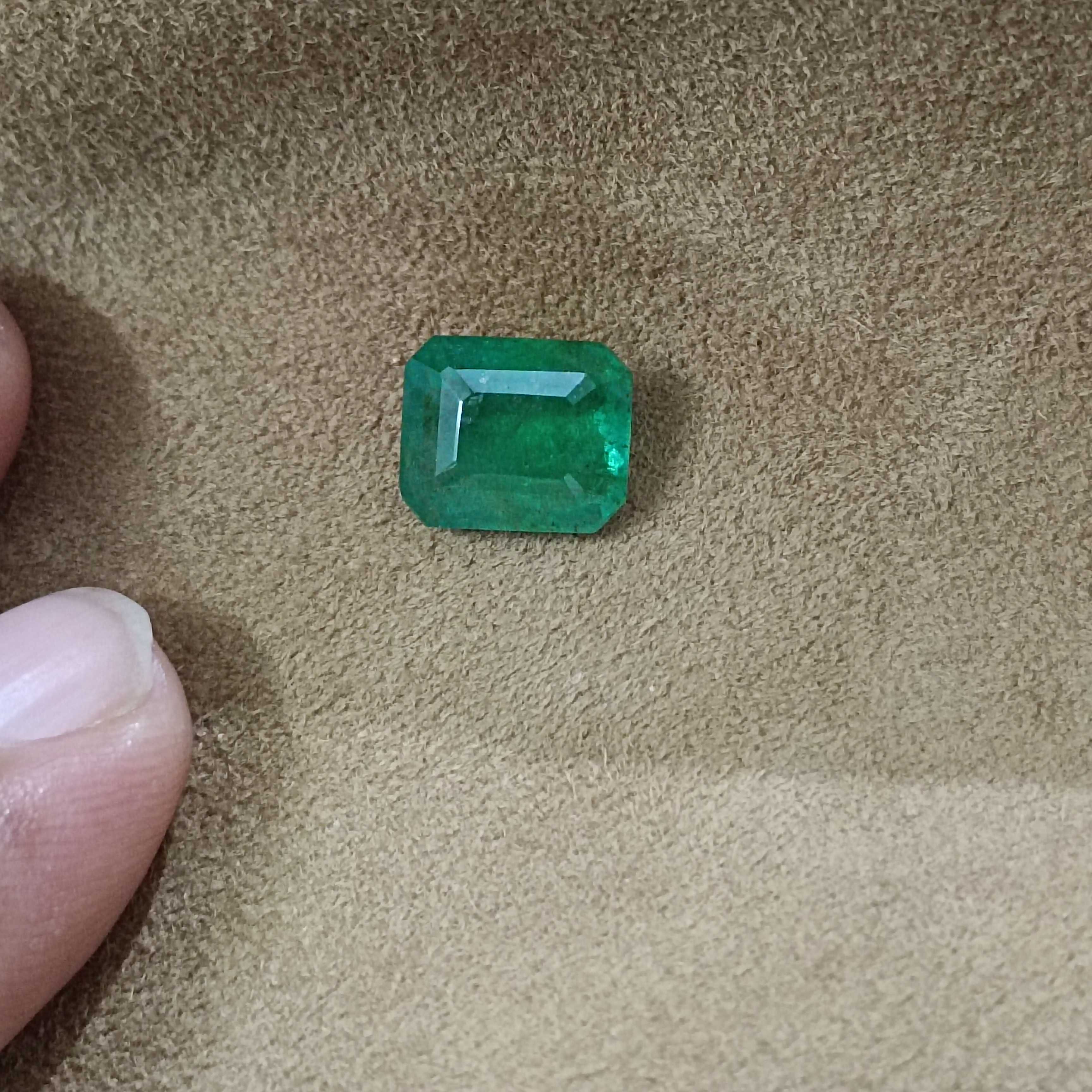 4.12ct IGI certified velvet kelly green emerald gem