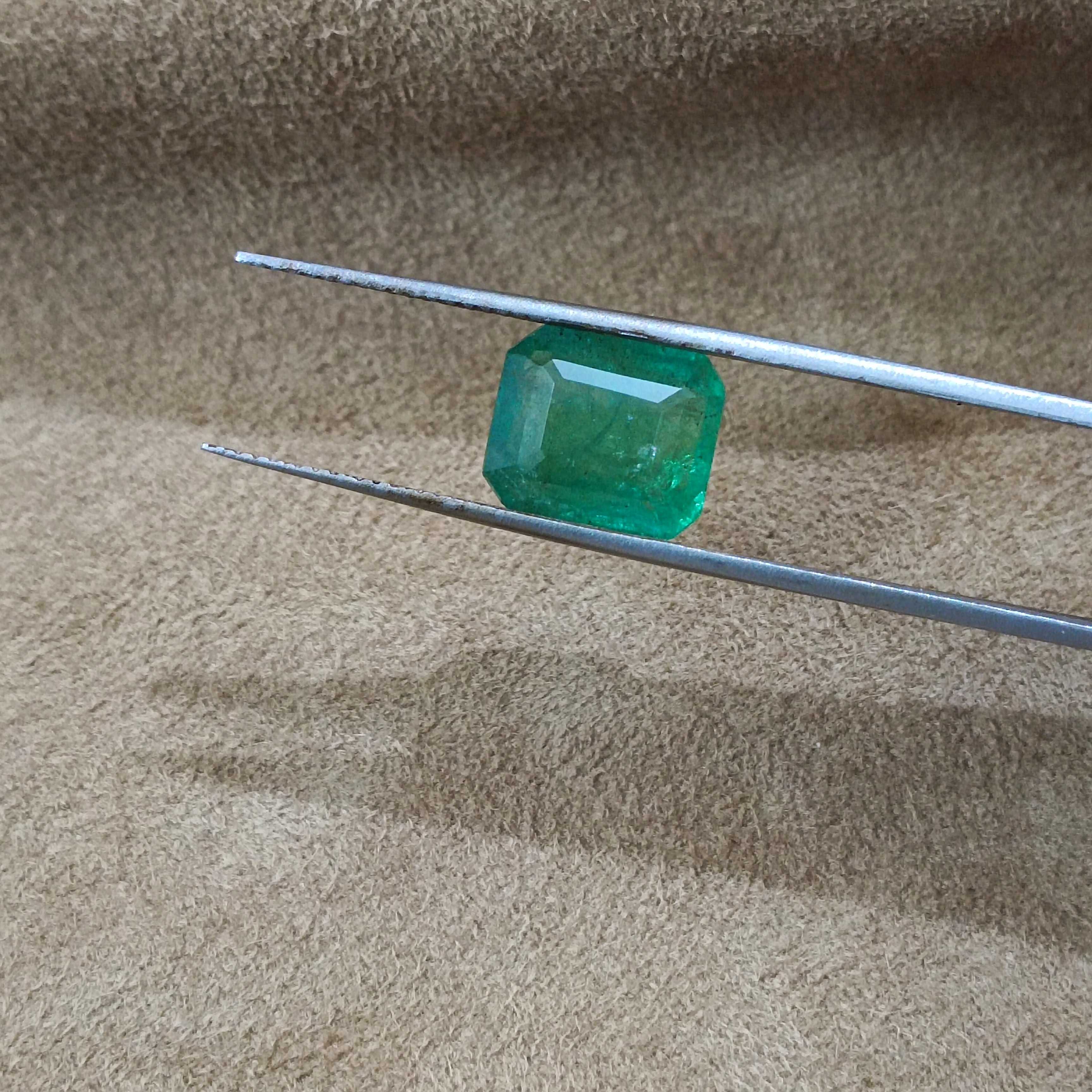 4.12ct IGI certified velvet kelly green emerald gem