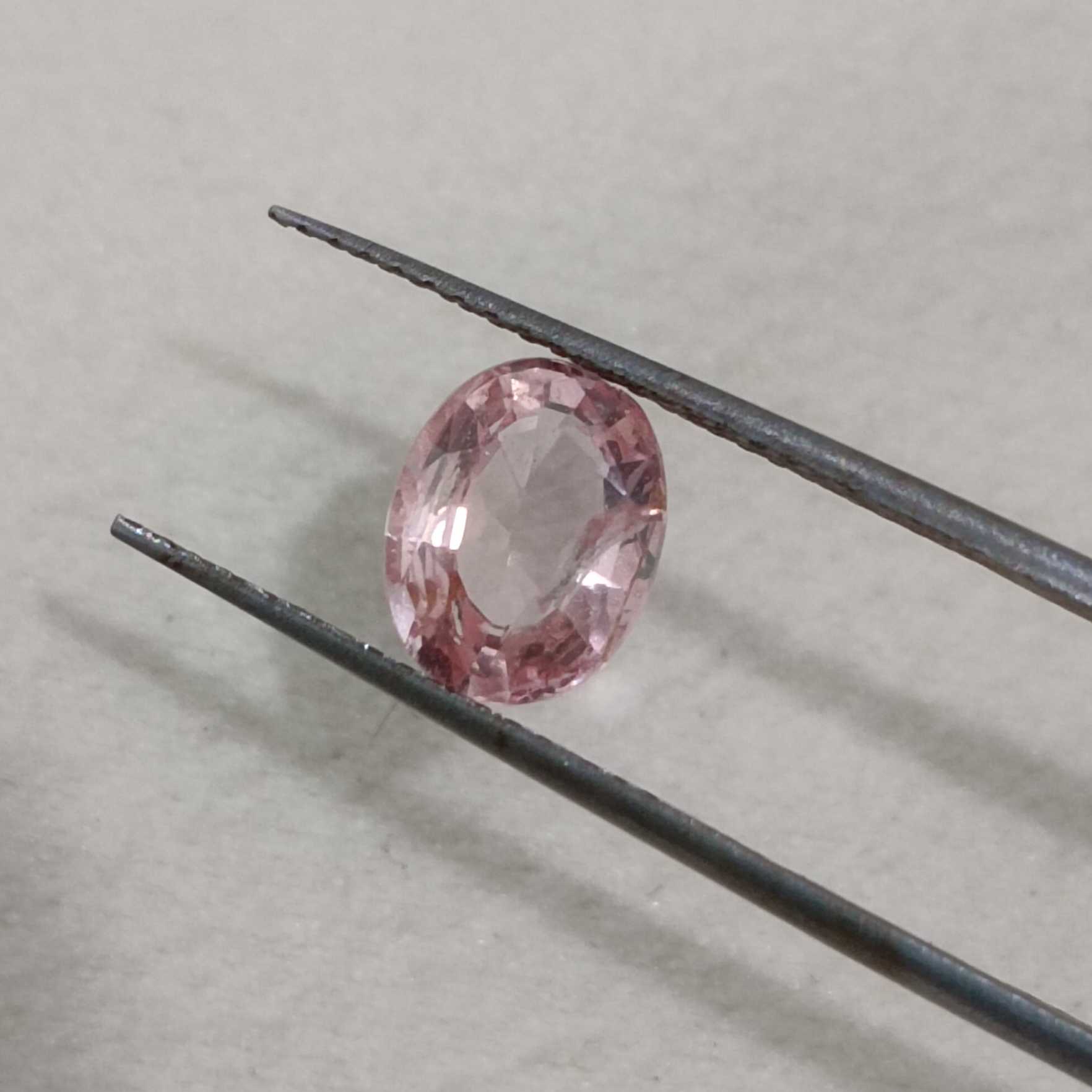 1.51ct IGI certified orangish pink (sunrise) padparadscha sapphire/