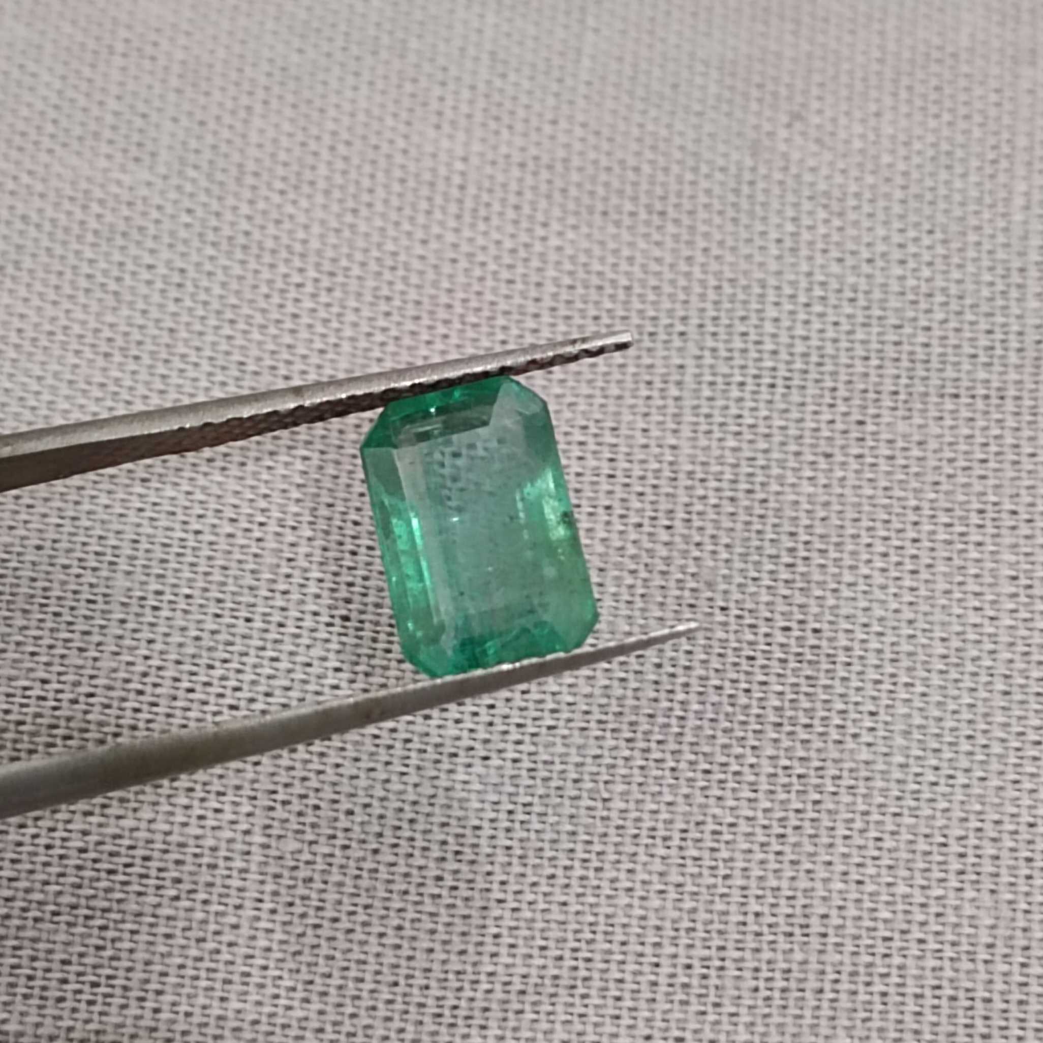 2.05ct bright golden green octagon emerald gemstone 