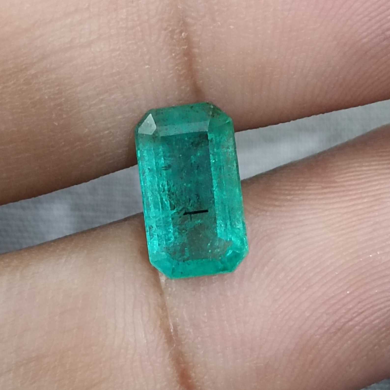 2.60ct light medium Colombian green octagon cut emerald gem