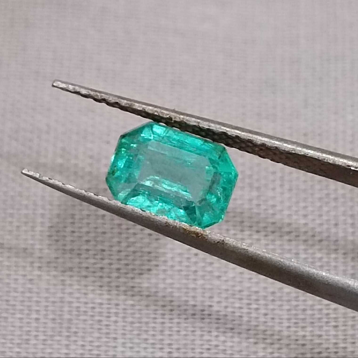 1.41ct bright mint green octagon emerald stone 