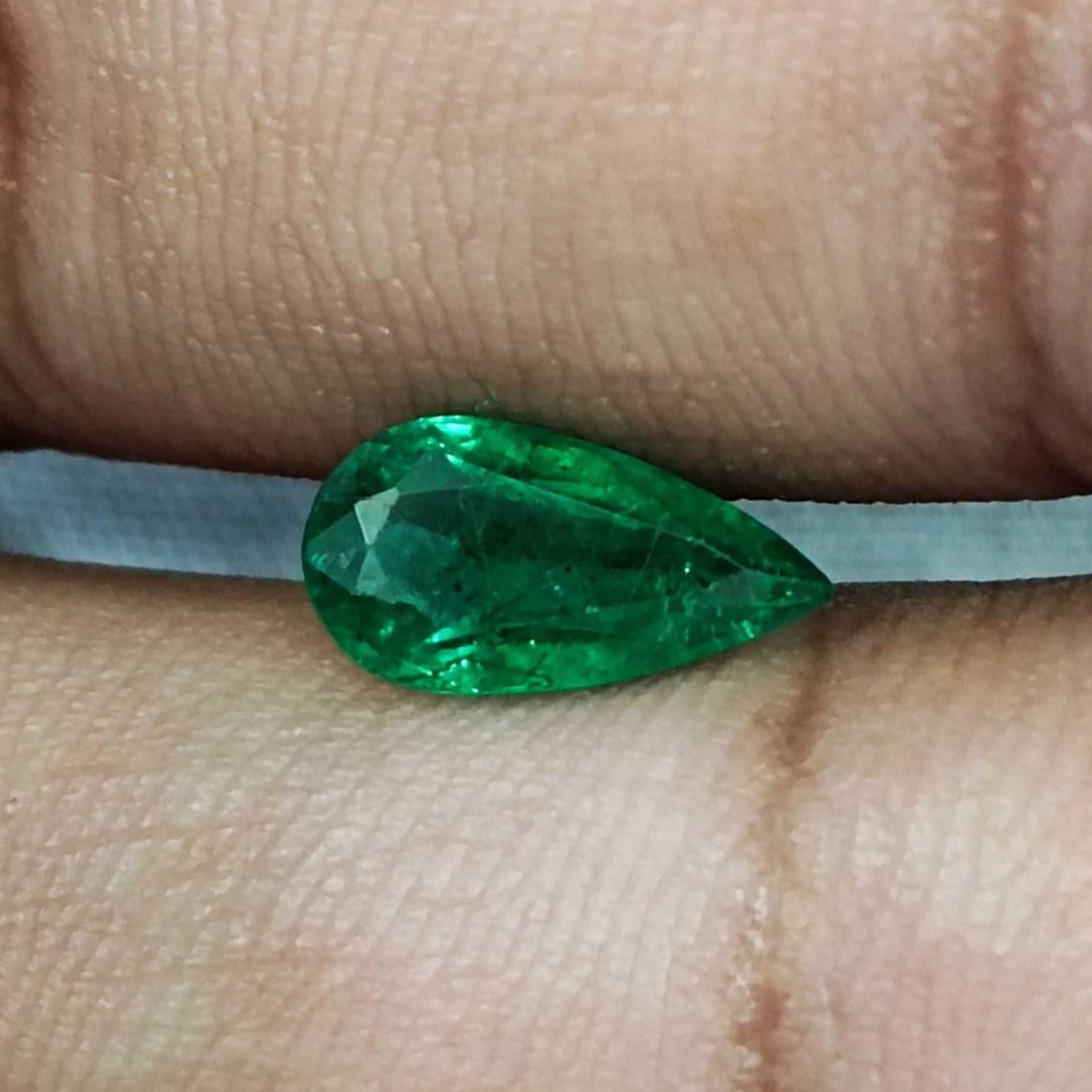 1.23ct deep vivid green pear cut emerald /