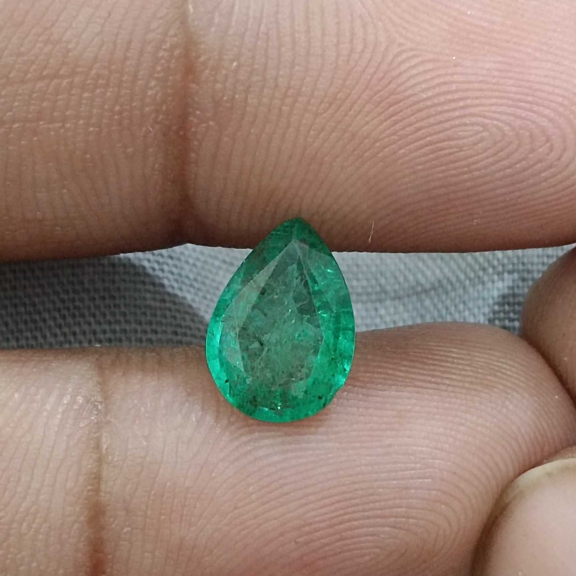 1.81ct spring green pear shape emerald gemstone 