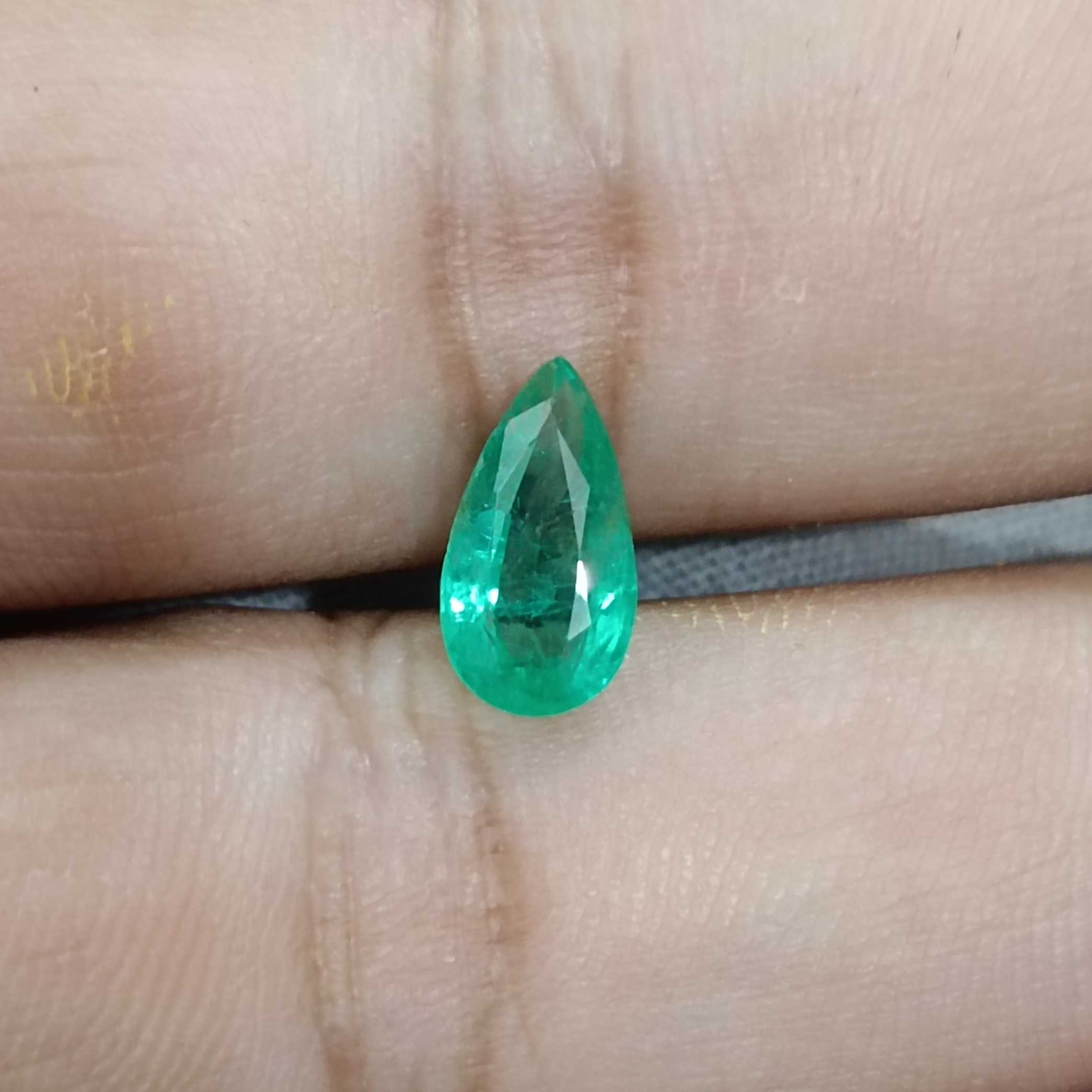 1.41ct medium mint green color pear shape emerald gemstone 