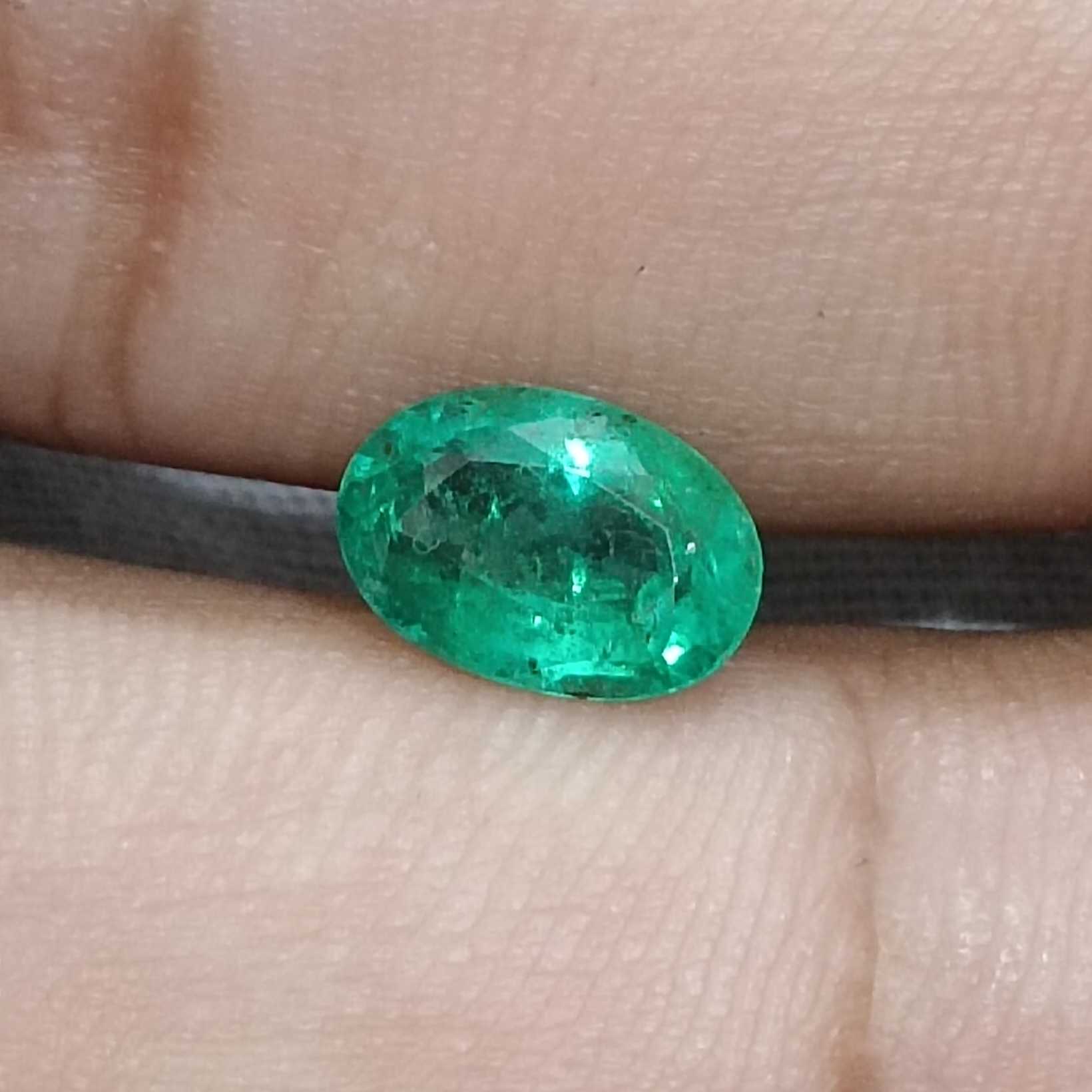 1.46ct vivid bubbly green oval shape emerald gemstone /